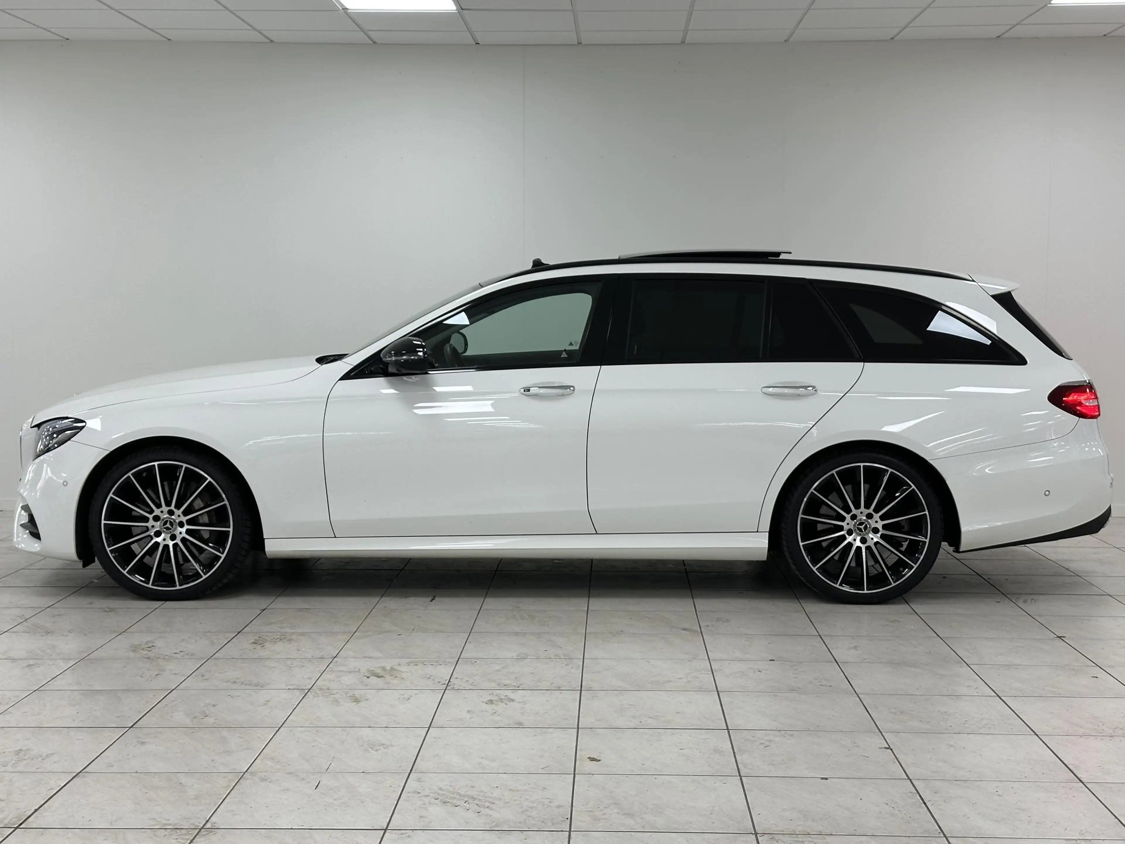 Mercedes-Benz E 400 Estate 4MATIC Premium Plus ELEKTRISCHE TRAKHAAK | — photo 20