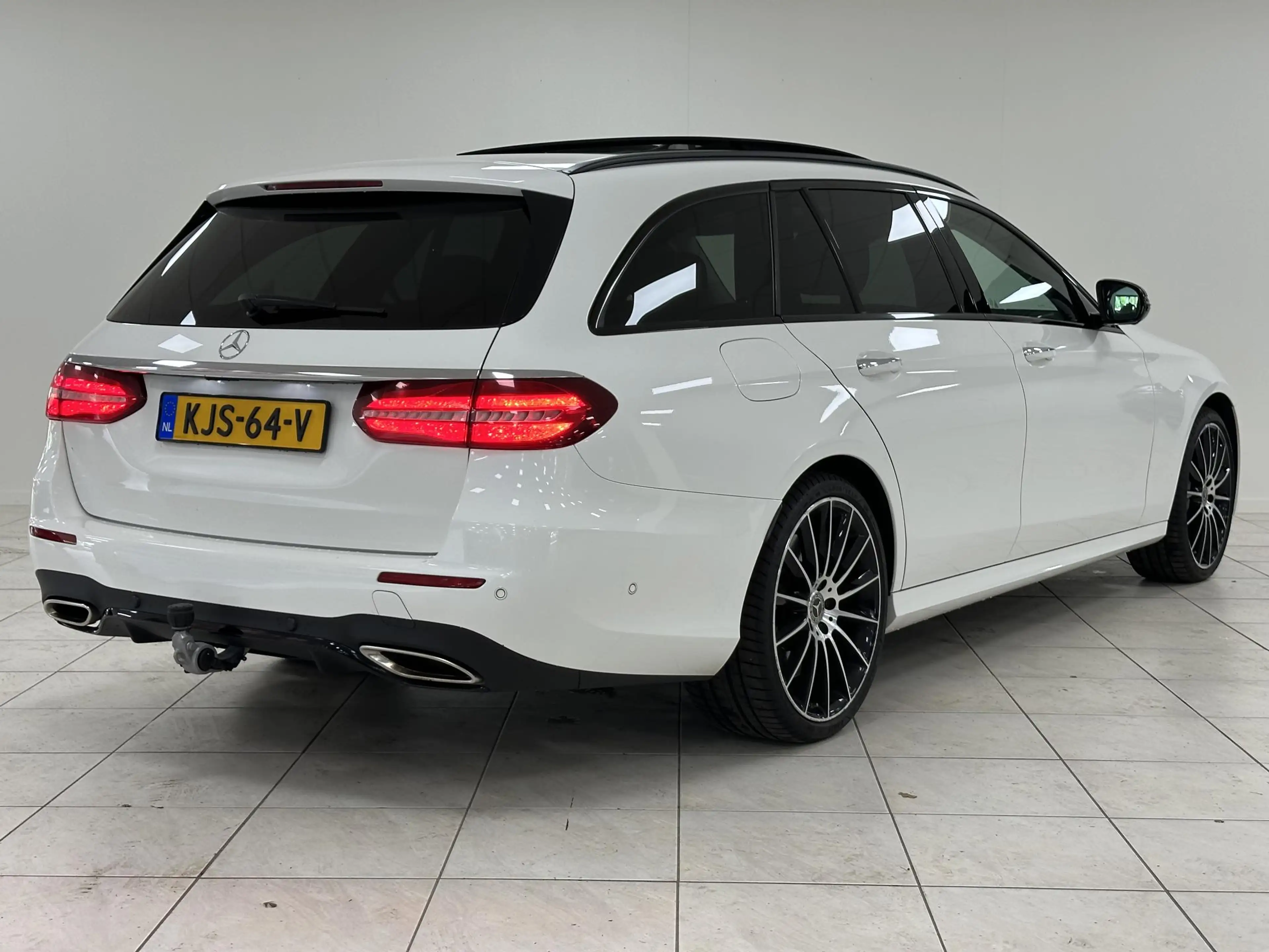Mercedes-Benz E 400 Estate 4MATIC Premium Plus ELEKTRISCHE TRAKHAAK | — photo 2
