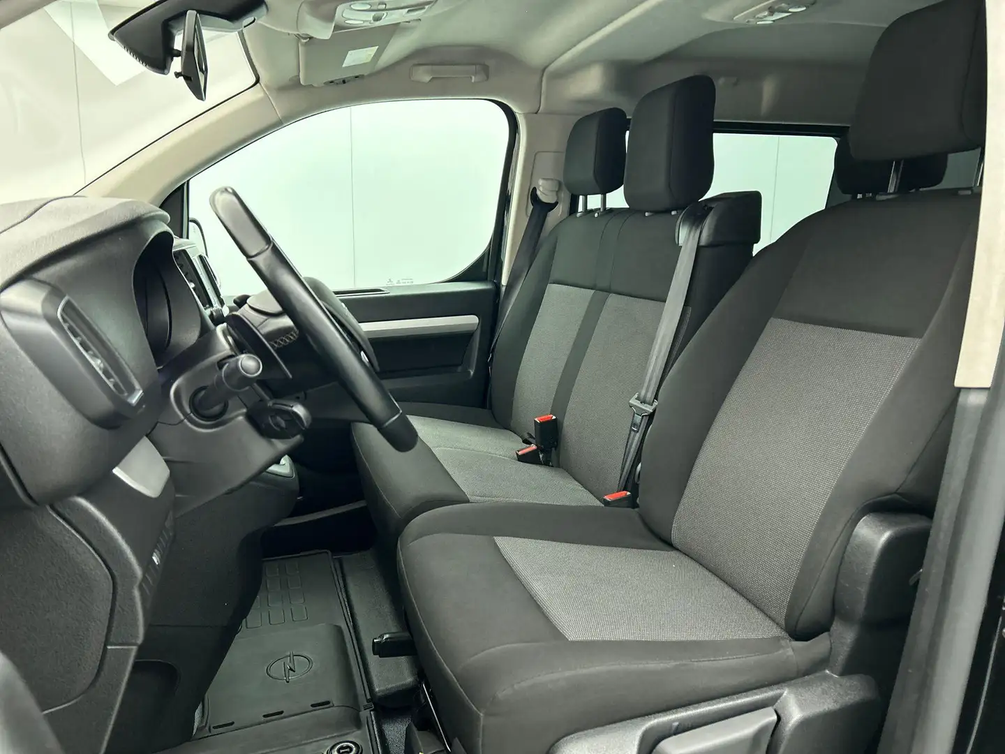 Opel Vivaro 145 pk 2.0 CDTI L3H1 Dubbele Cabine Edition Automa Zwart - 2