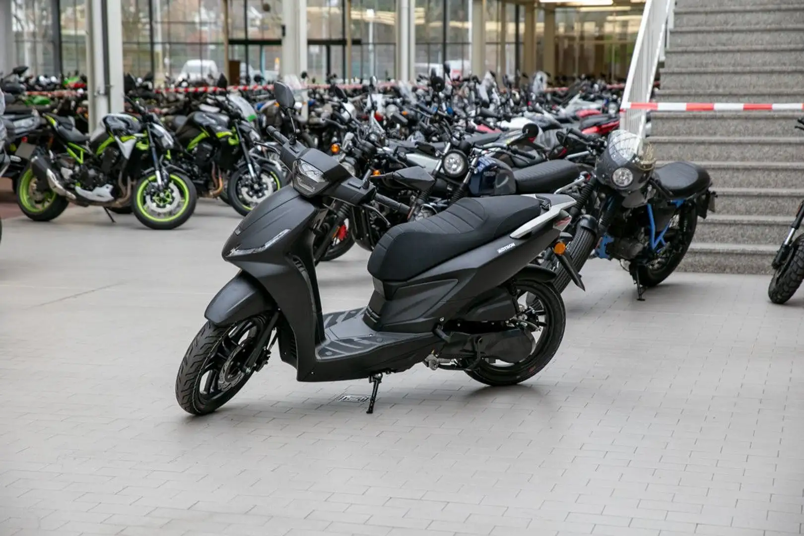 Motron Ventura 125, sofort lieferbar, Lieferservice Чёрный - 2