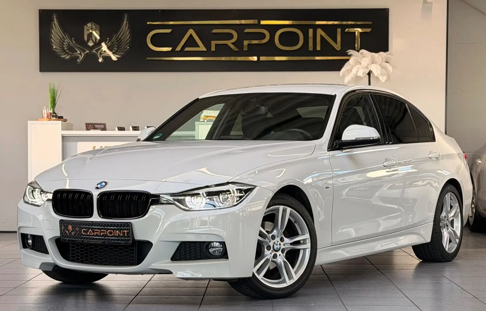 BMW 320 i 3 Limo M-Sport/LED/Alcantara/Navi/BT/PDC Weiß - 1