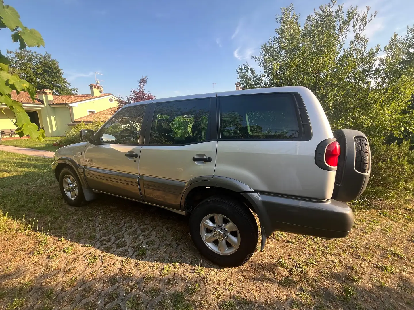 Nissan Terrano Terrano 5p 2.7 tdi Luxury Grigio - 2