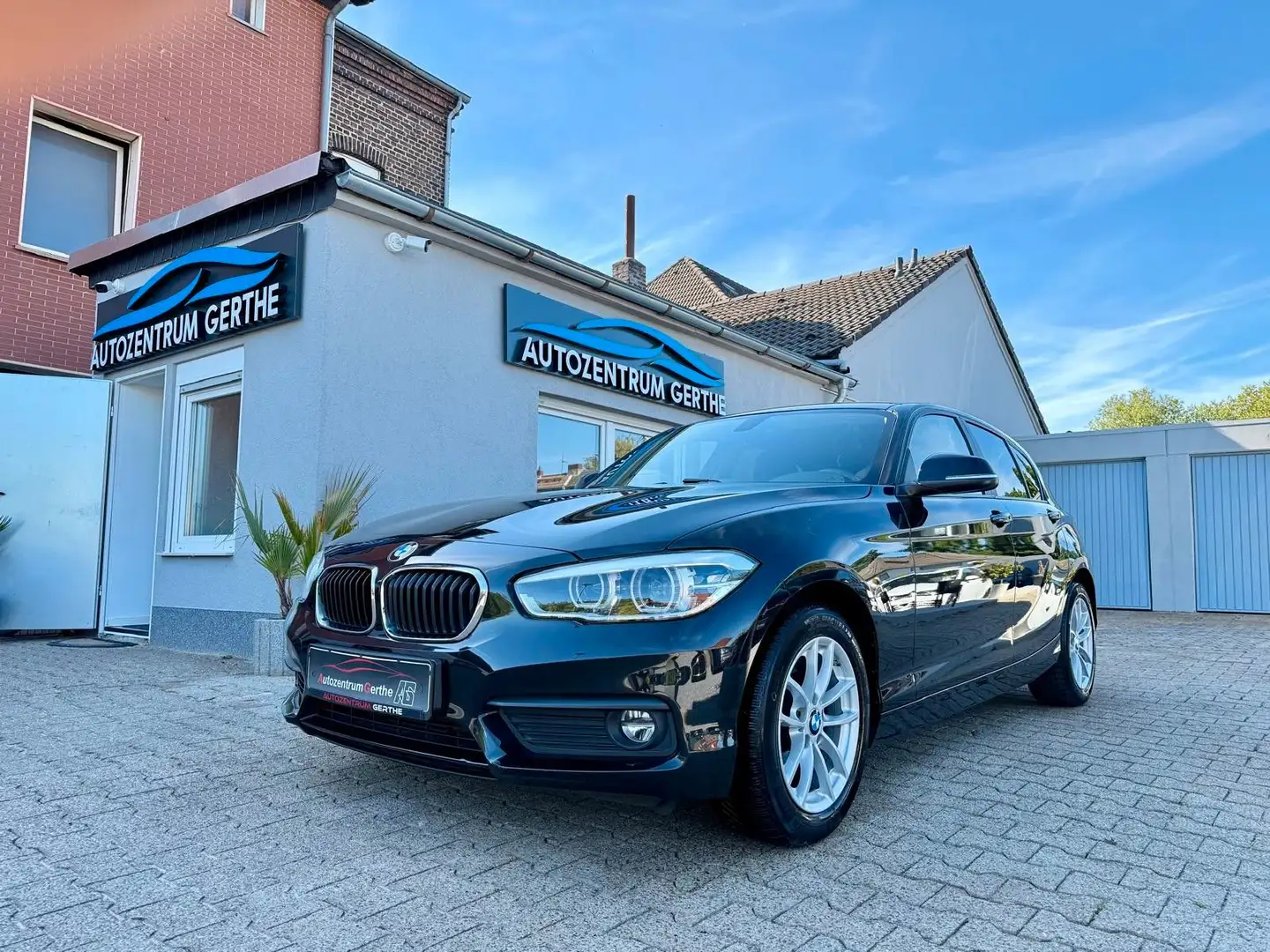 BMW 118 i Baureihe 1 Lim. 5-trg. Advantage*Automatik* Negro - 1