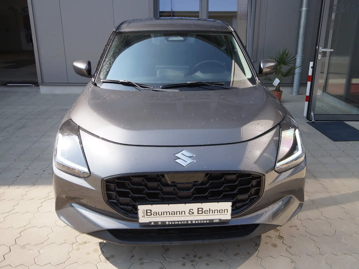 Suzuki Swift 1.2 Hybrid MT Club Grau - 2