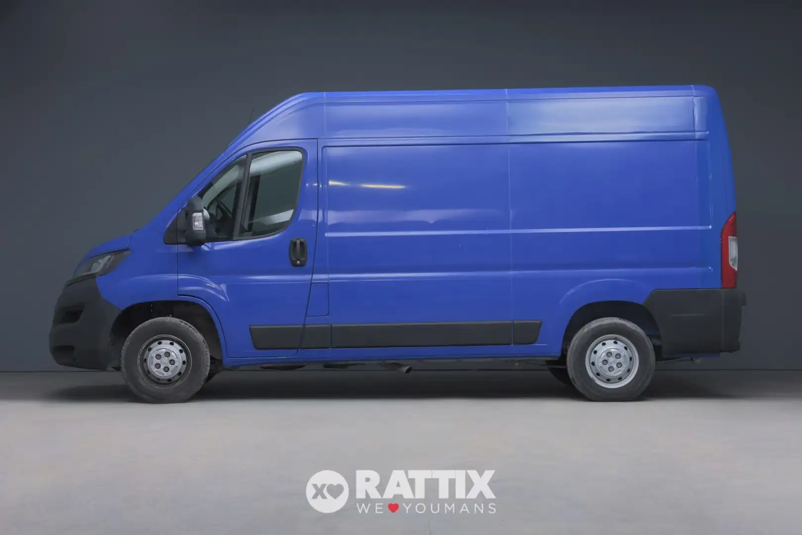 Peugeot Boxer 2.2 BlueHDI 140CV L2H2 IVA ESCLUSA Azul - 2