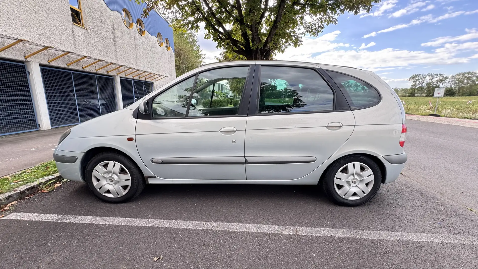 Renault Scenic Scénic Expression 1,9 dCi Automatic NEU PICKERL - 2