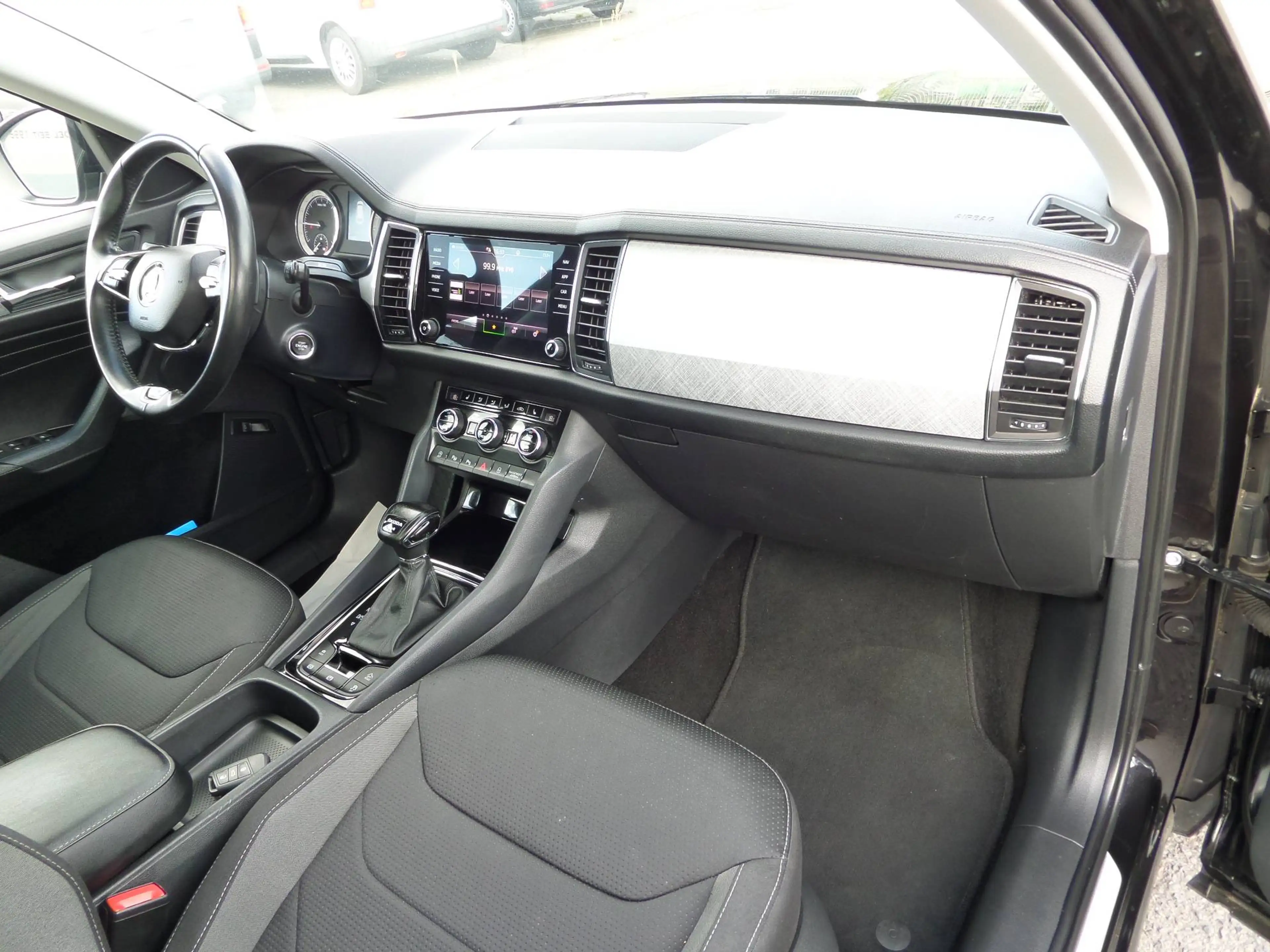 Skoda Kodiaq Tour 4x4+DSG+7-Sitz+Pano-SD+LED+AHK+Navi+Standhzg+ACC+4xSHZ+PDC+1.Hand — photo 12
