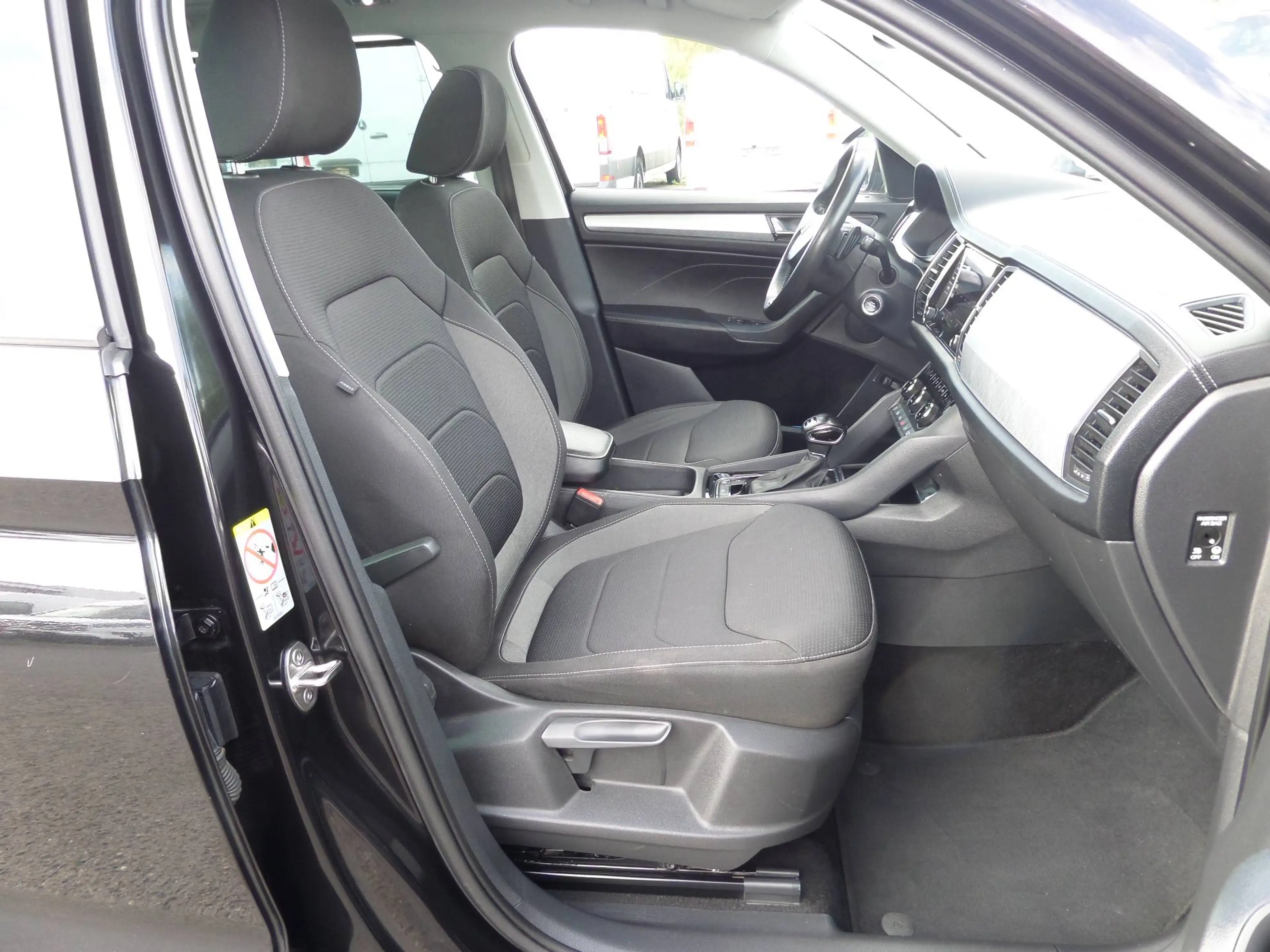 Skoda Kodiaq Tour 4x4+DSG+7-Sitz+Pano-SD+LED+AHK+Navi+Standhzg+ACC+4xSHZ+PDC+1.Hand — photo 14