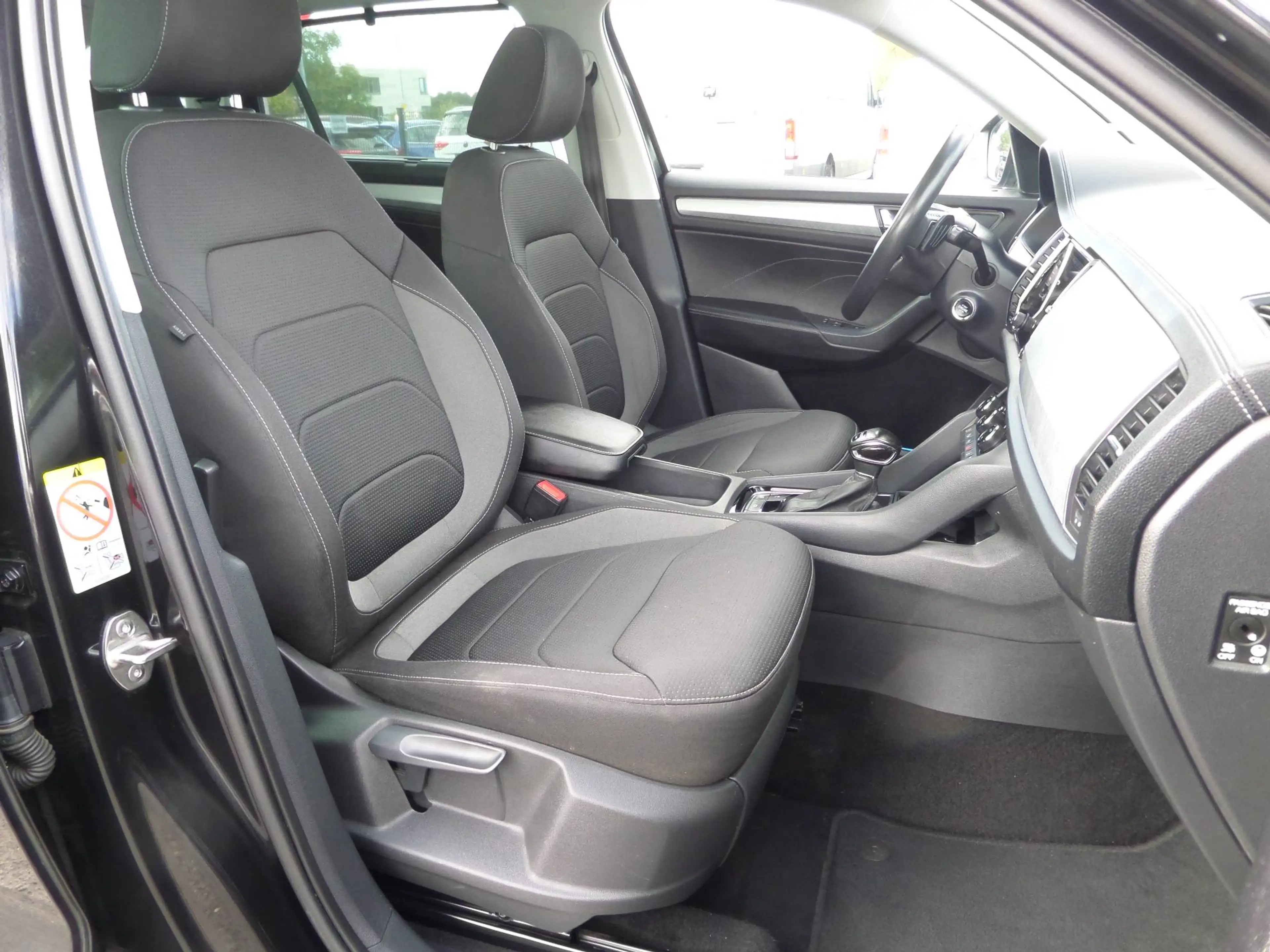 Skoda Kodiaq Tour 4x4+DSG+7-Sitz+Pano-SD+LED+AHK+Navi+Standhzg+ACC+4xSHZ+PDC+1.Hand — photo 13