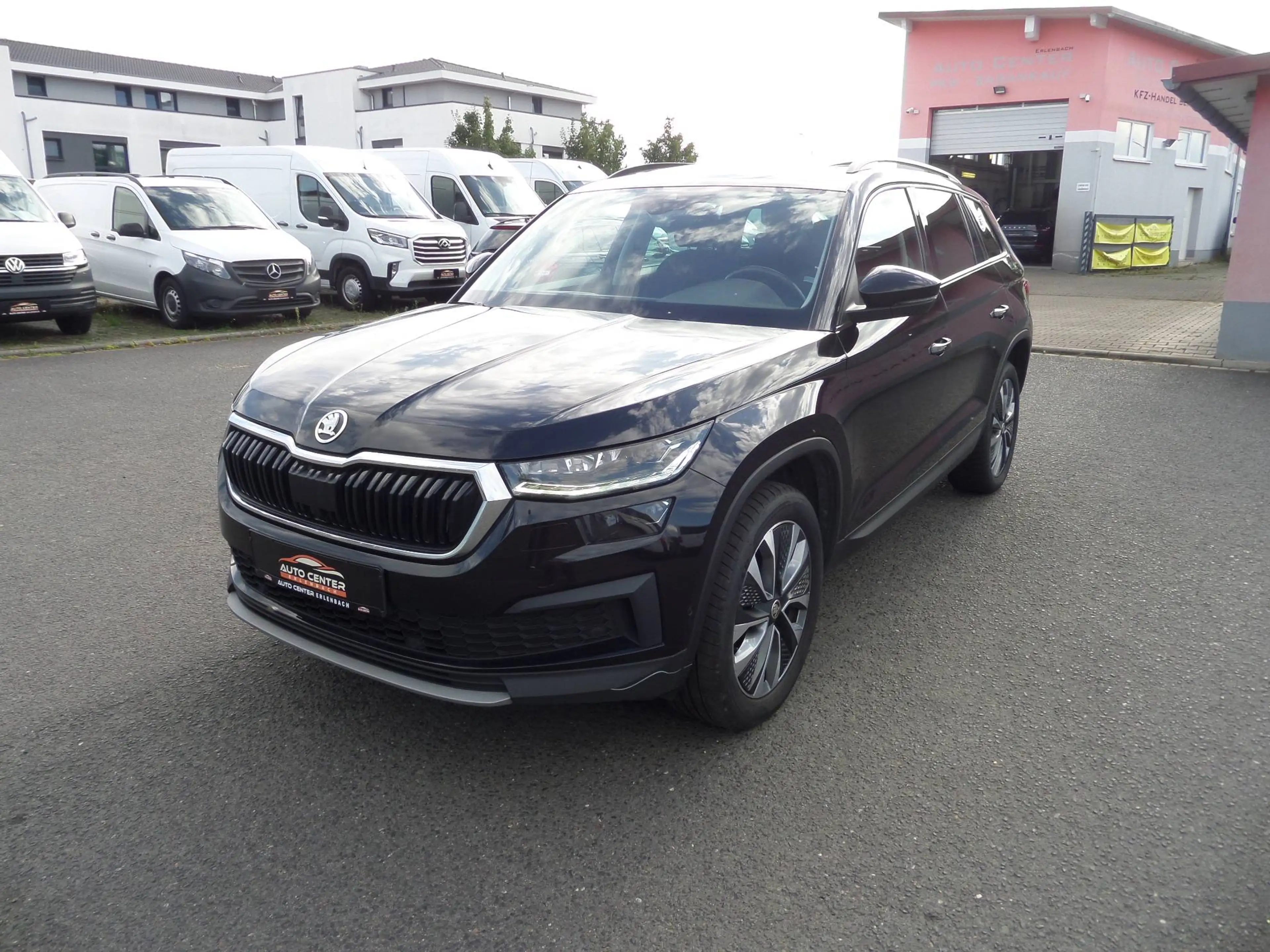 Skoda Kodiaq Tour 4x4+DSG+7-Sitz+Pano-SD+LED+AHK+Navi+Standhzg+ACC+4xSHZ+PDC+1.Hand — photo 2