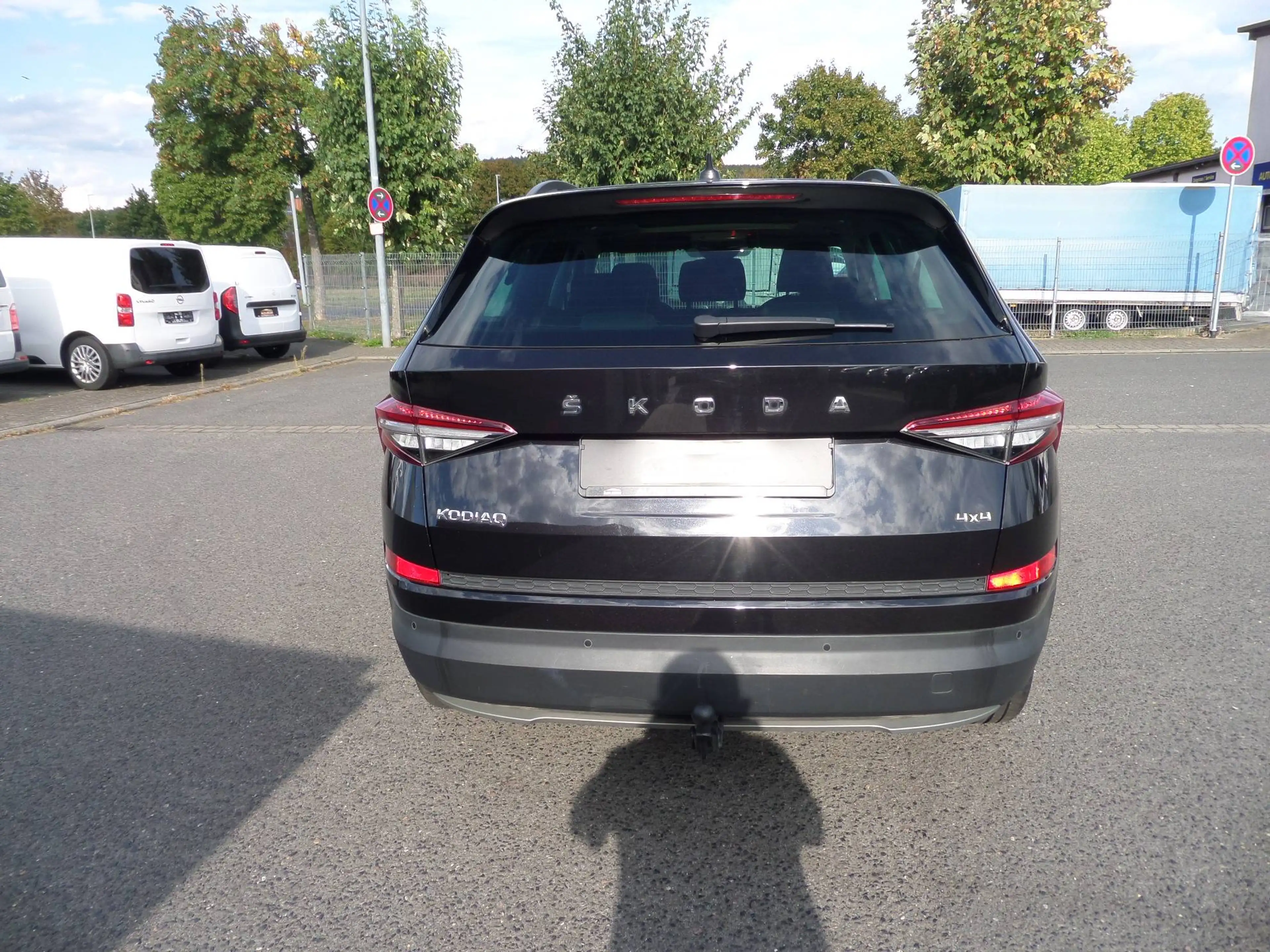 Skoda Kodiaq Tour 4x4+DSG+7-Sitz+Pano-SD+LED+AHK+Navi+Standhzg+ACC+4xSHZ+PDC+1.Hand — photo 4