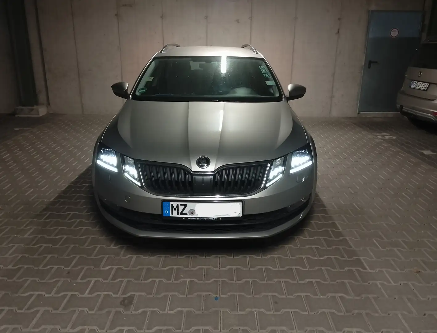 Skoda Octavia Kombi 2.0 TDI 150 LE Ambition LED BP Beige - 2