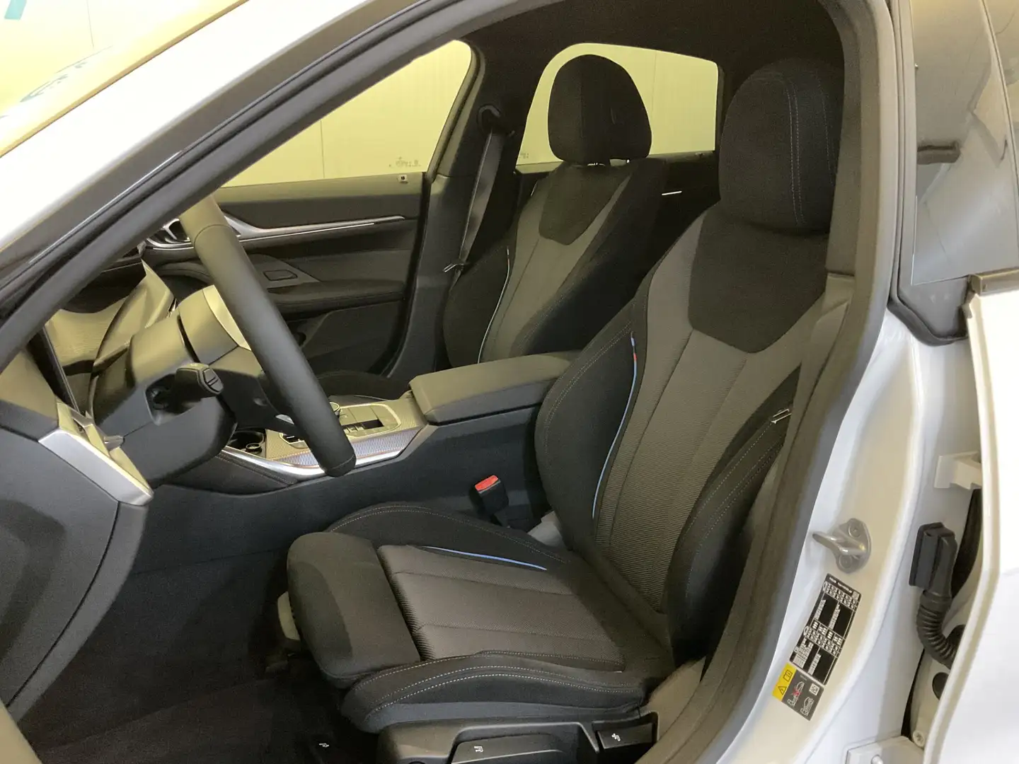 BMW i4 Gran Coupe xDrive40 83,9kWh Weiß - 2