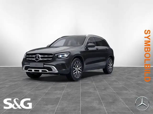 Mercedes-Benz GLC 300 e 4M M LED+MBUX+360°+Panoschieb.+19