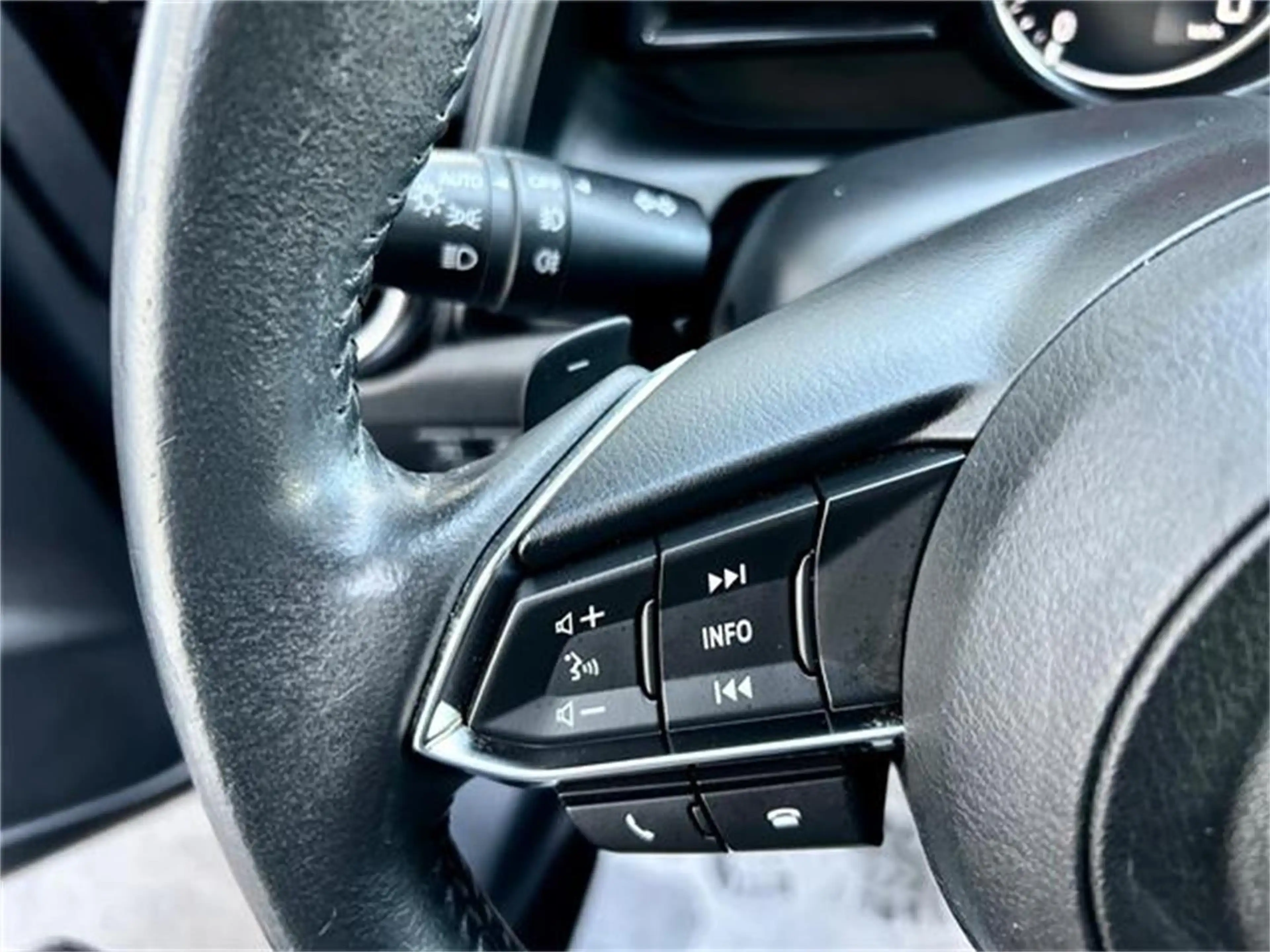 Mazda CX-3 G120 Takumi Aut. Automatik mit Navigation / T — photo 10