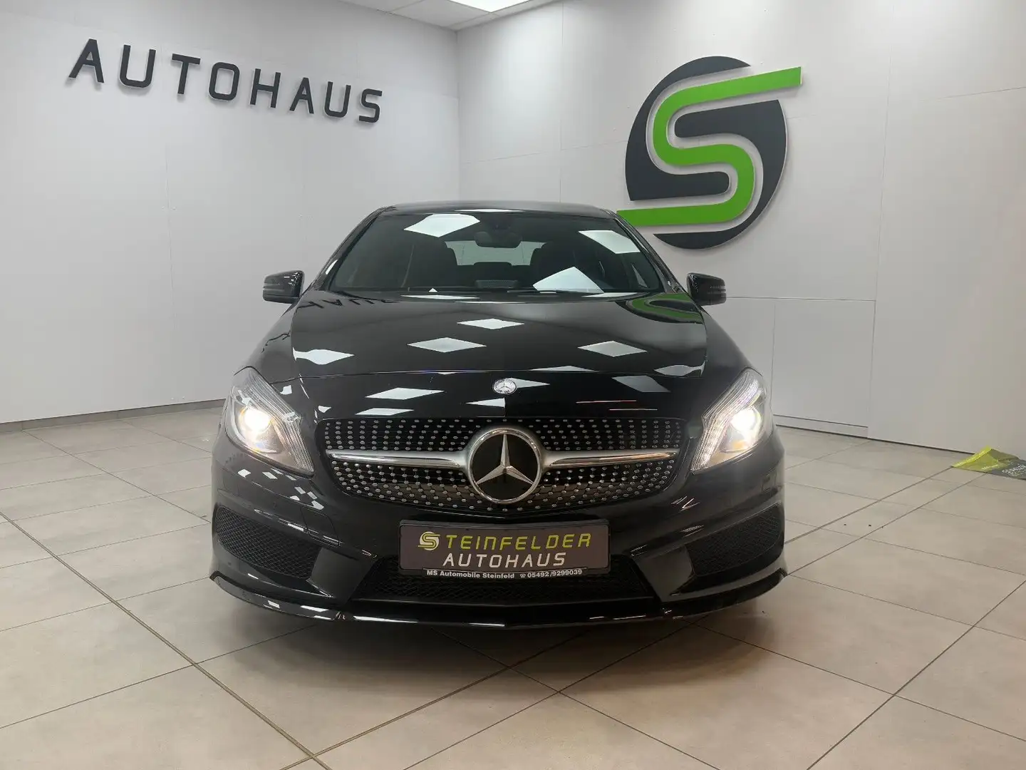 Mercedes-Benz A 200 Street Style/NAVI/AMG-PAKET/ SHZ/BI-XENON/ Schwarz - 2