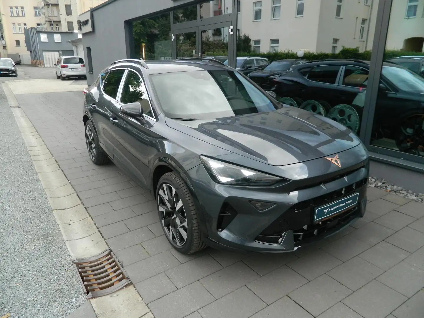 CUPRA Formentor 1.5 eTSI DSG Sennheiser/PurePerformance/DynamicDes Grau - 1