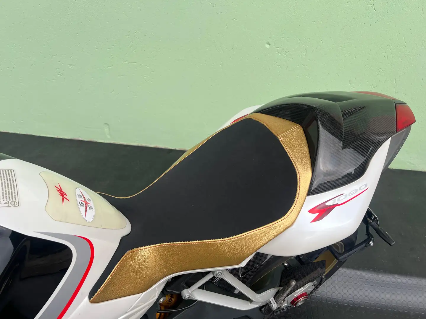 MV Agusta Brutale 1090 rr in formula 50% Or - 2