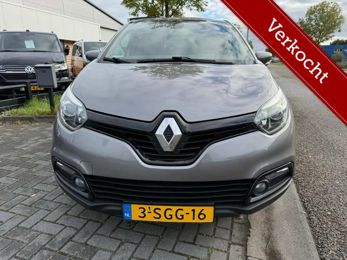 Renault Captur 0.9 TCe Dynamique CLIMA,LMV,TREKHAAK,CRUISE,PRIVAC Grijs - 2