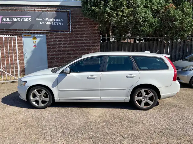 Volvo V50