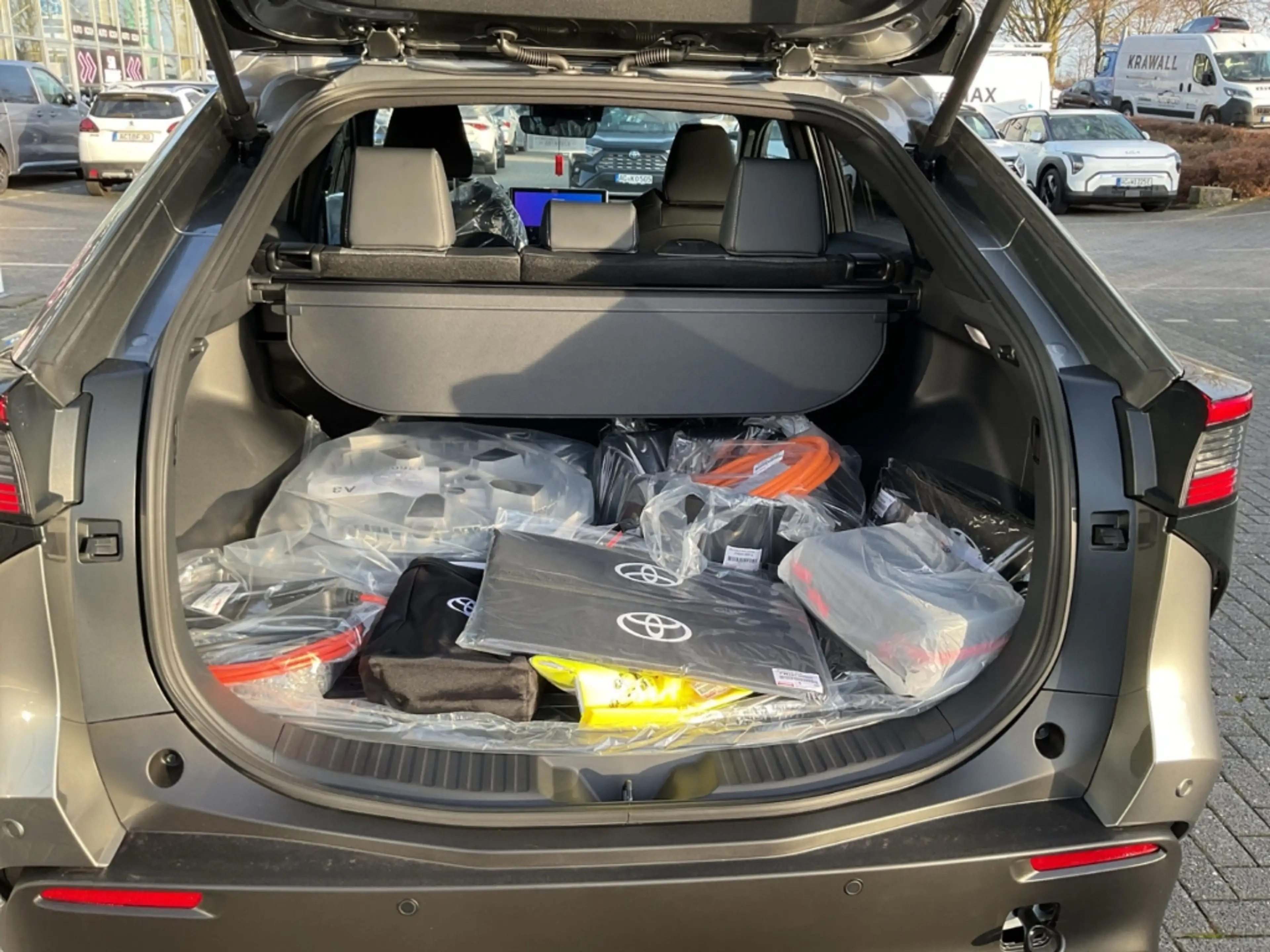 Toyota bZ4X FWD Teamplayer Navi 360 Kamera LED El. Heckklappe — photo 7