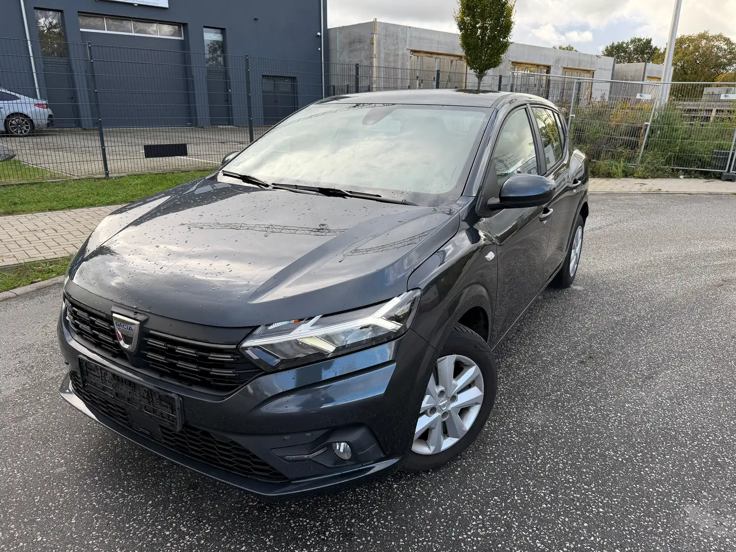 Dacia Sandero Comfort 1.0 1.HD LED+Carplay+Klimaaut+Tempomat Grau - 1