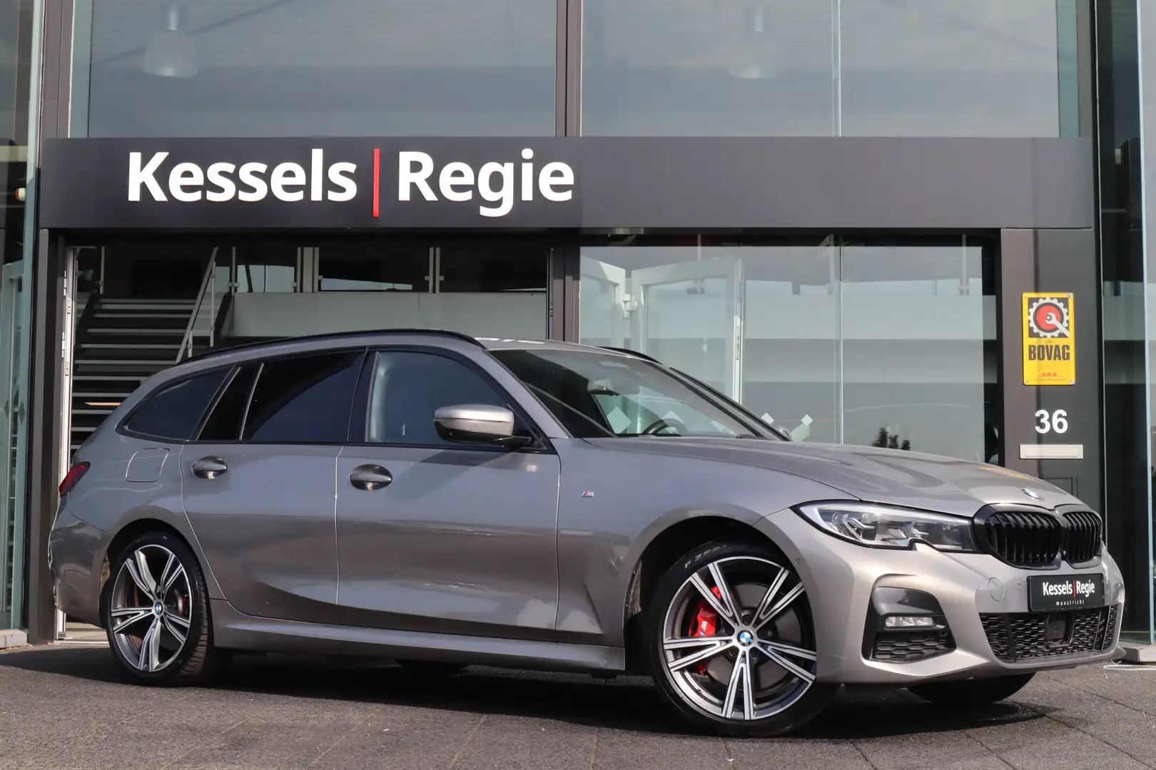 BMW 330 3-serie Touring 330e M-sport Laser Led ACC HuD HK Grijs - 2