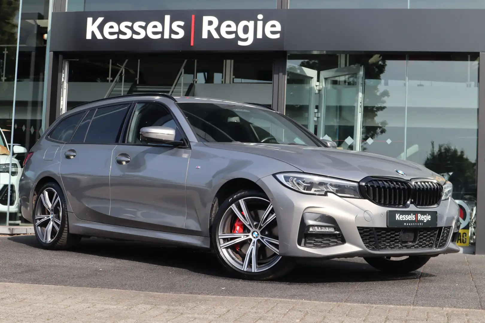 BMW 330 3-serie Touring 330e M-sport Laser Led ACC HuD HK Grijs - 1