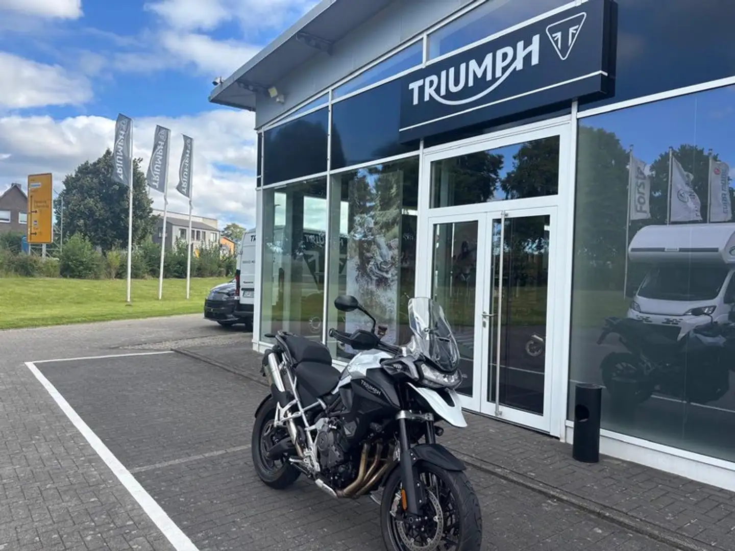 Triumph Tiger 1200 GT PRO MY25 Bílá - 1