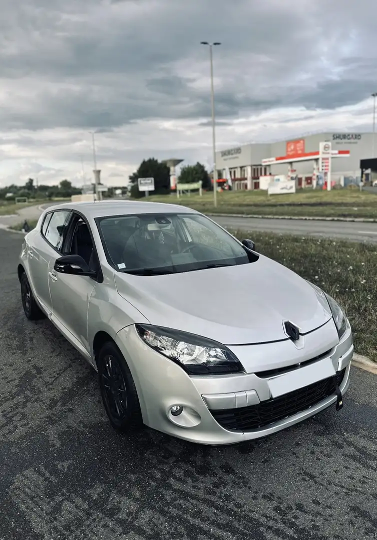 Renault Megane Mégane III dCi 110 FAP eco2 Authentique Champion E - 2