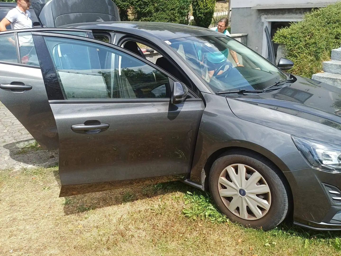 Ford Focus Focus 1,0 EcoBoost Cool Grau - 2