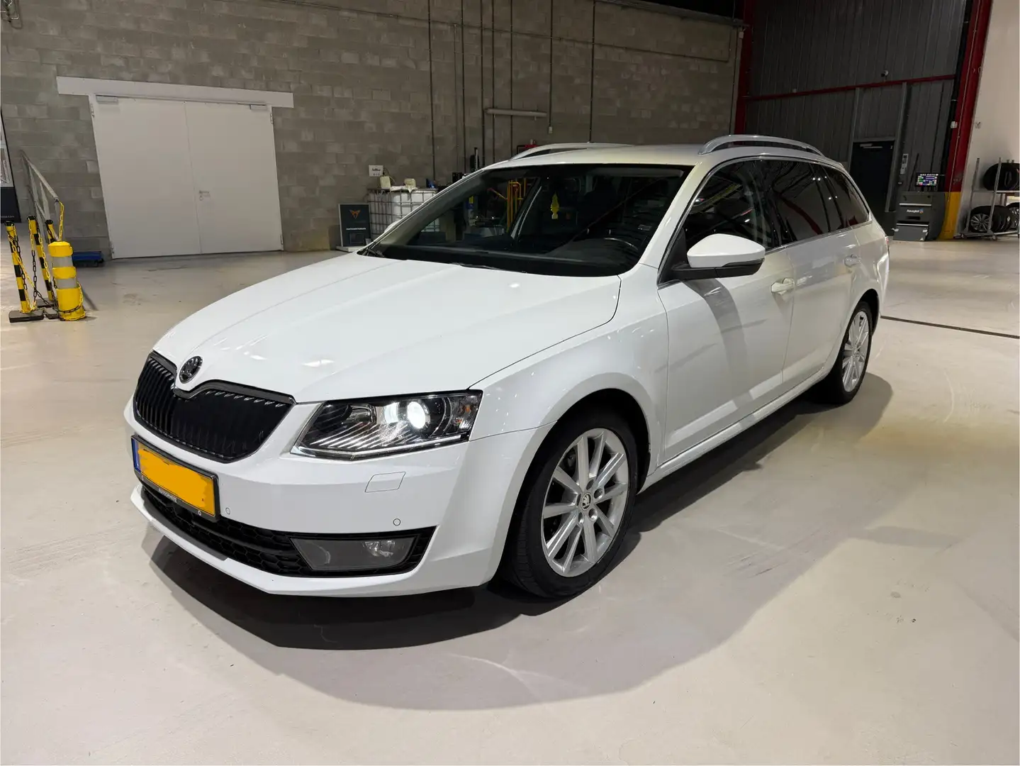 Skoda Octavia SW 2.0 CR TDi Style DSG - 1