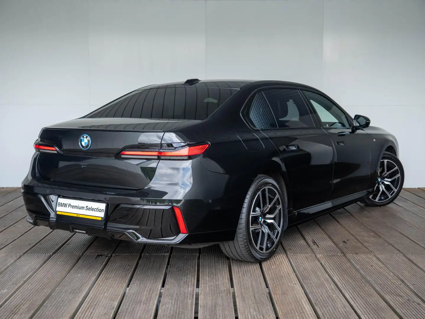 BMW i7 Sedan eDrive50 | M Sportpakket Pro | 20 inch | Act Zwart - 2