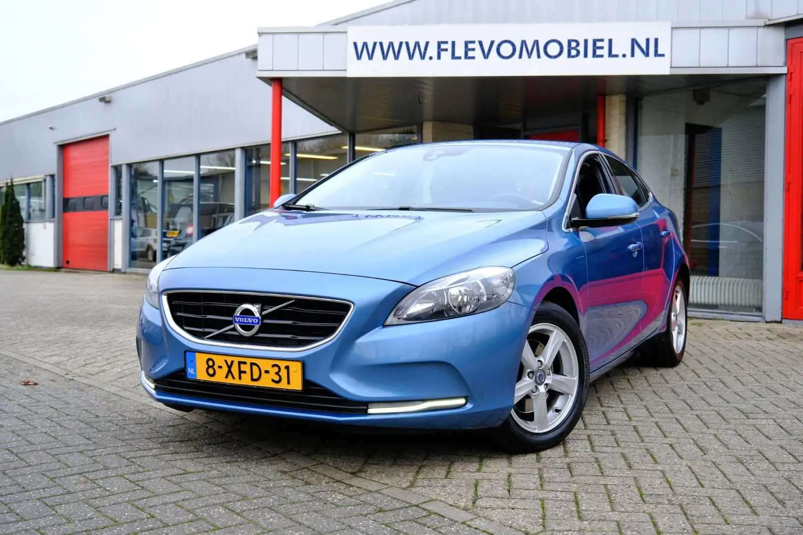 Volvo V40 1.6 T2 Momentum Navi|Clima|Stoelverw|LMV Bleu - 1