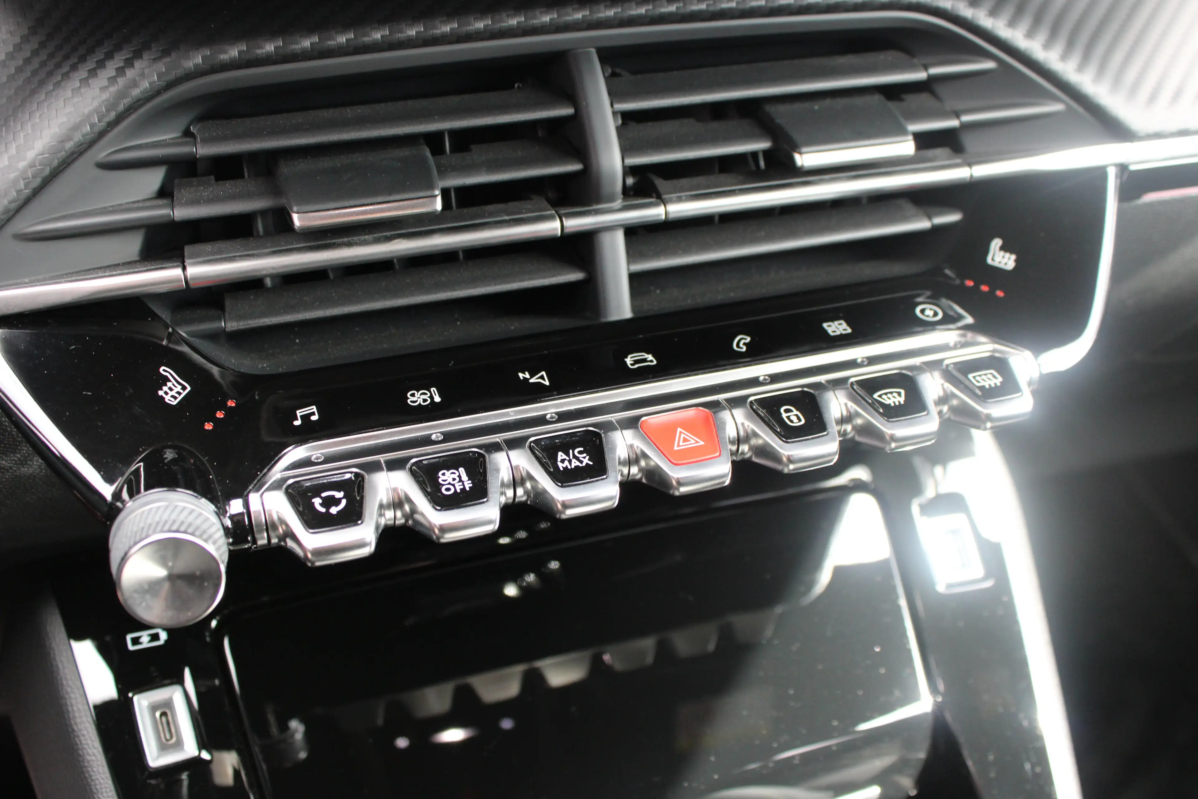Peugeot e-208 EV GT Pack 50 kWh | Fase 3 laden | SOH 100% | Navi — photo 25
