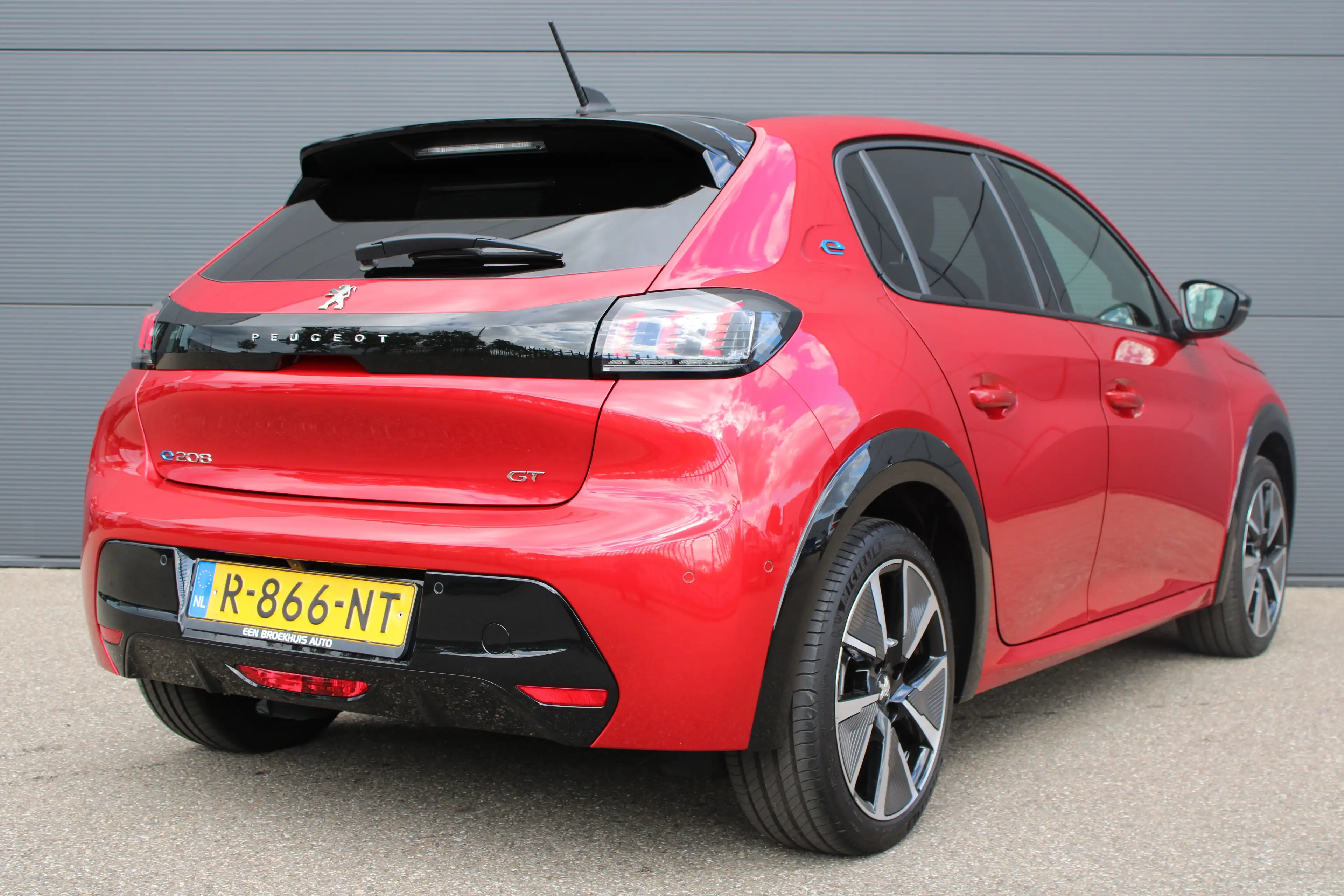 Peugeot e-208 EV GT Pack 50 kWh | Fase 3 laden | SOH 100% | Navi — photo 2