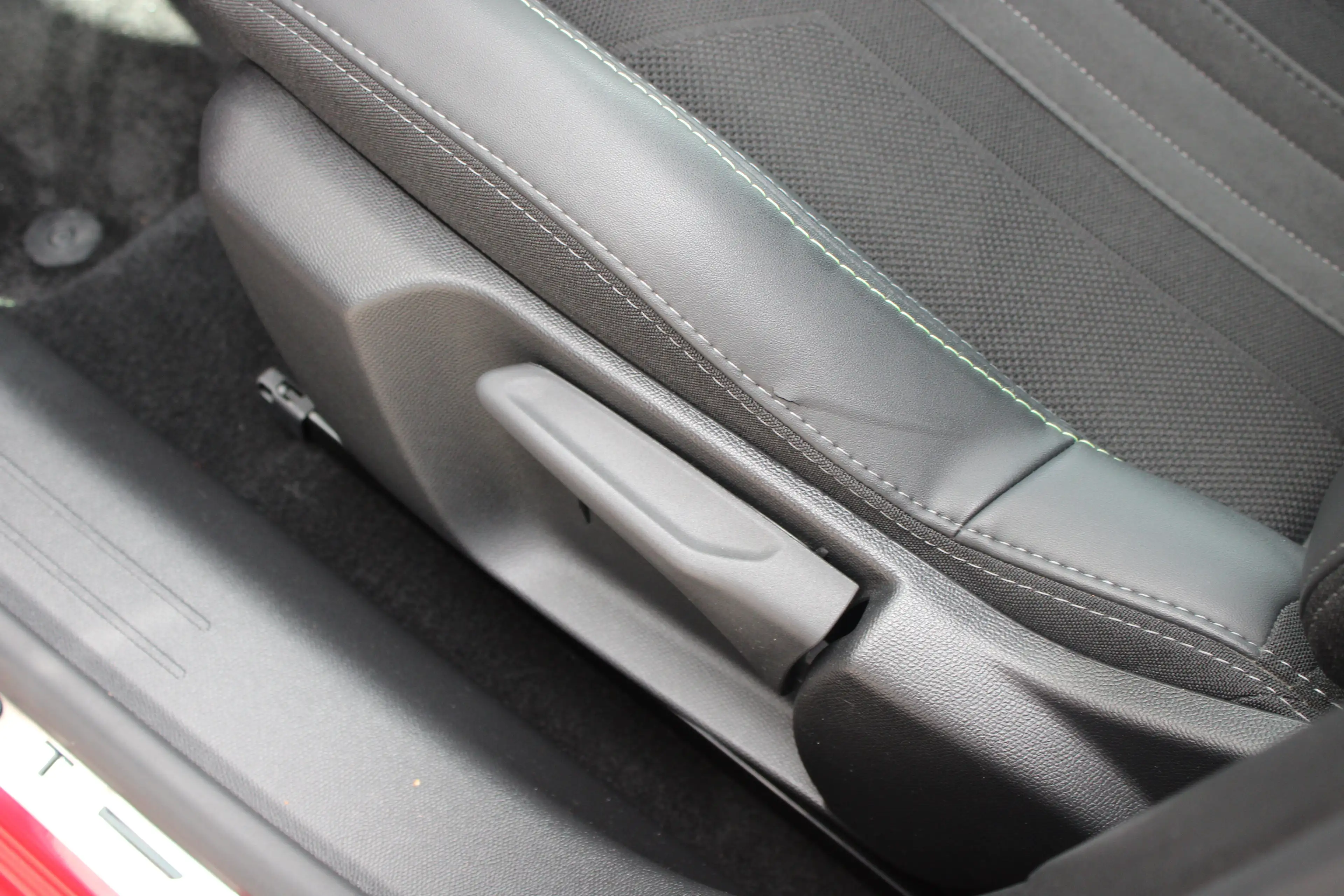 Peugeot e-208 EV GT Pack 50 kWh | Fase 3 laden | SOH 100% | Navi — photo 19