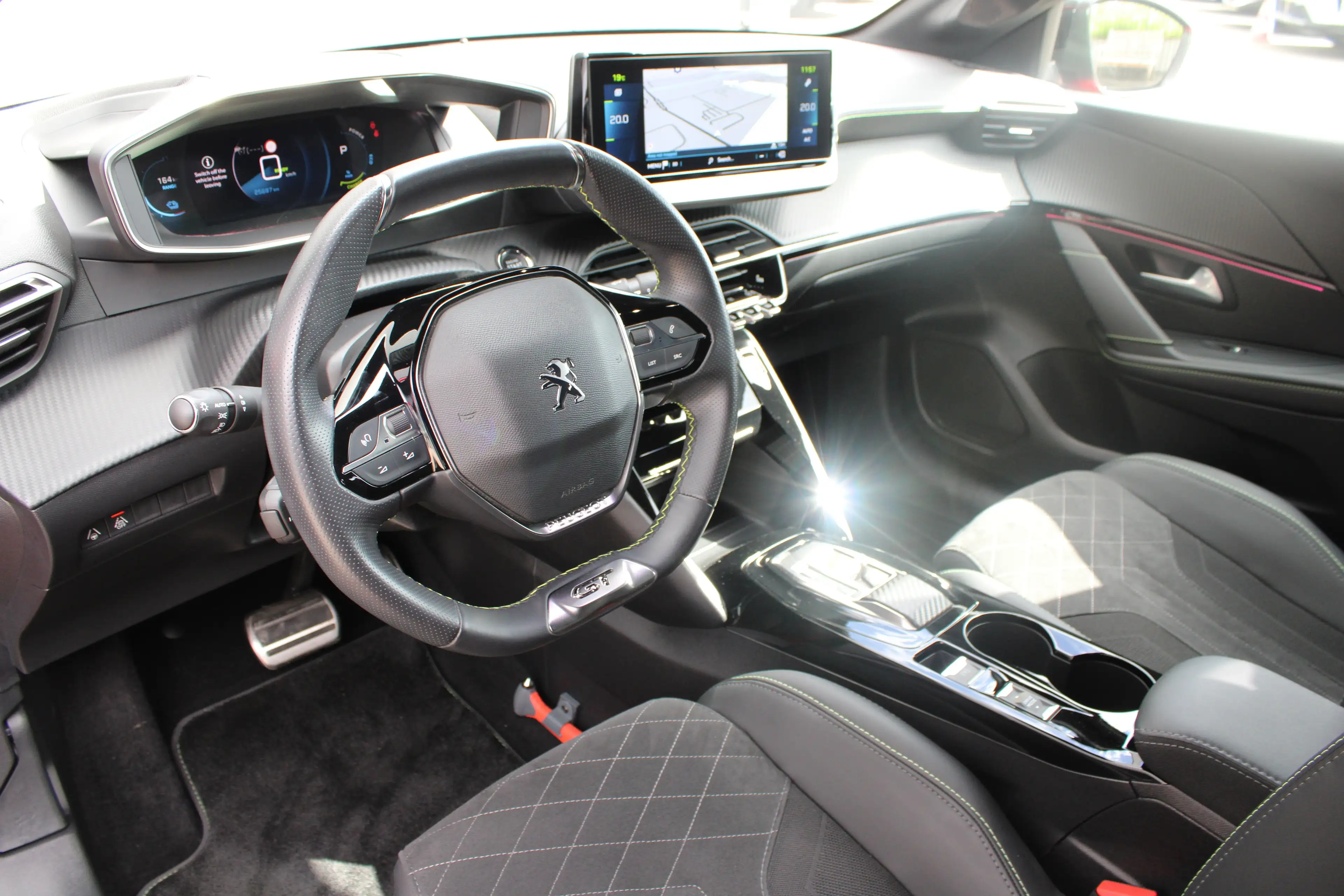 Peugeot e-208 EV GT Pack 50 kWh | Fase 3 laden | SOH 100% | Navi — photo 21