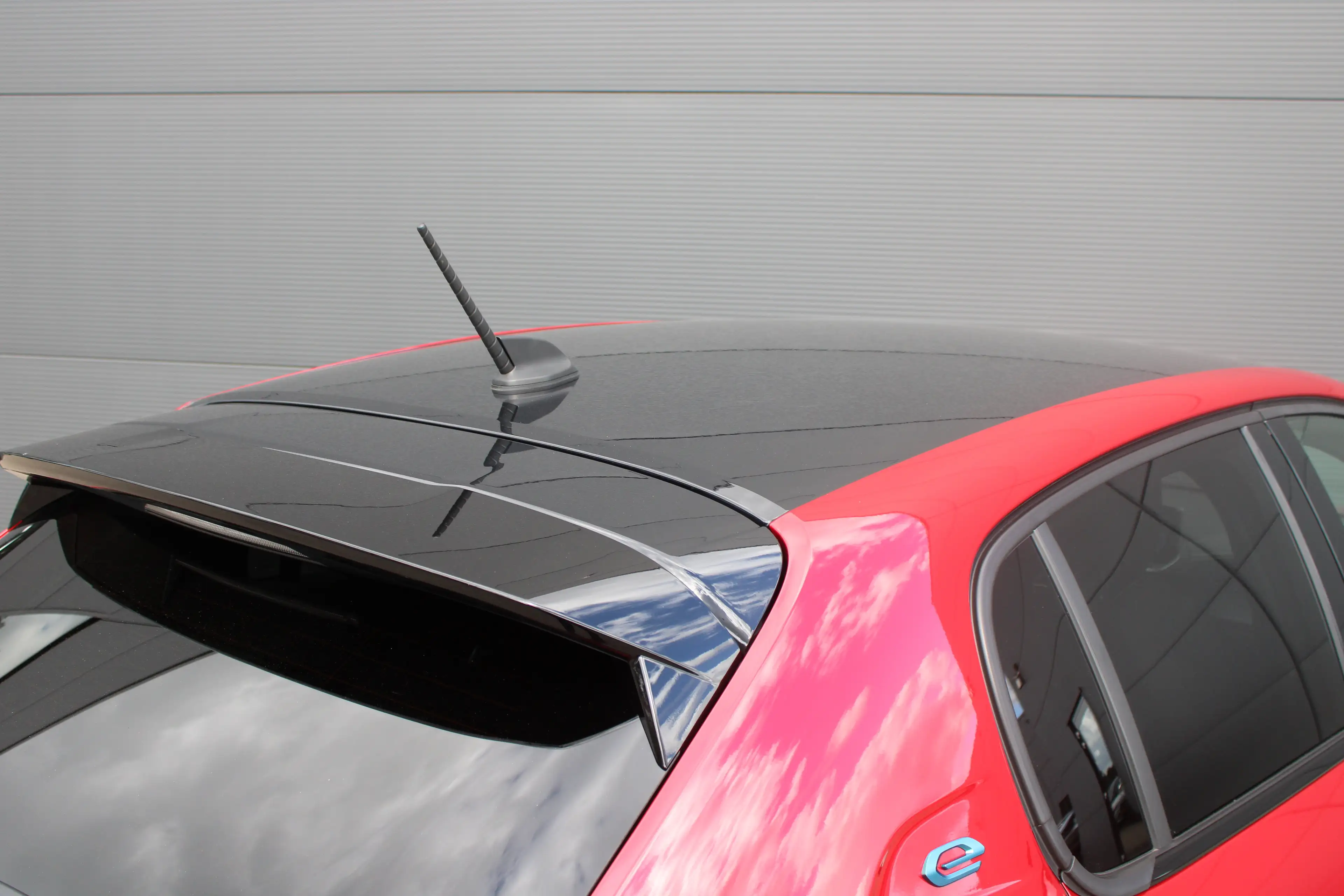 Peugeot e-208 EV GT Pack 50 kWh | Fase 3 laden | SOH 100% | Navi — photo 12