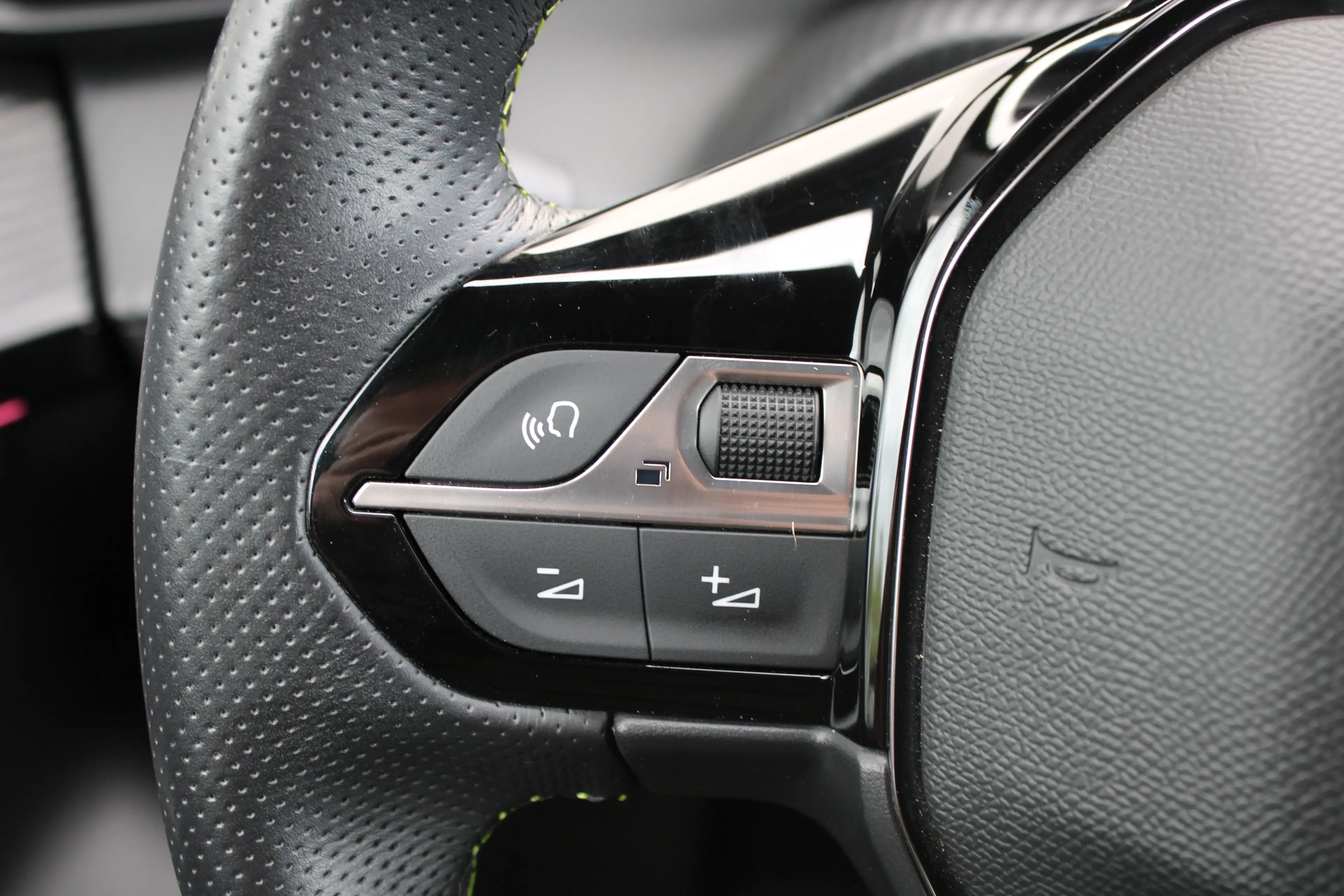 Peugeot e-208 EV GT Pack 50 kWh | Fase 3 laden | SOH 100% | Navi — photo 32