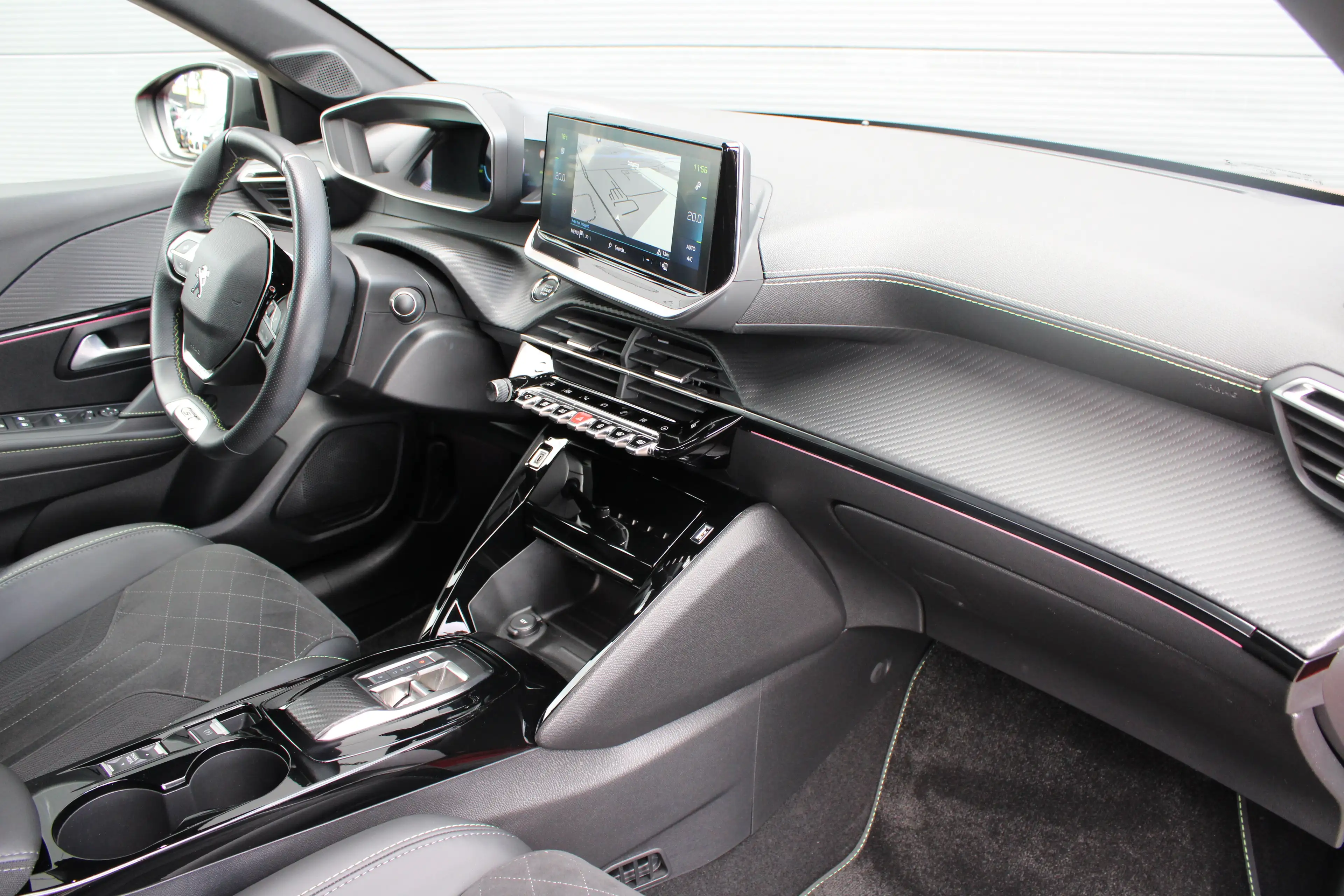 Peugeot e-208 EV GT Pack 50 kWh | Fase 3 laden | SOH 100% | Navi — photo 3
