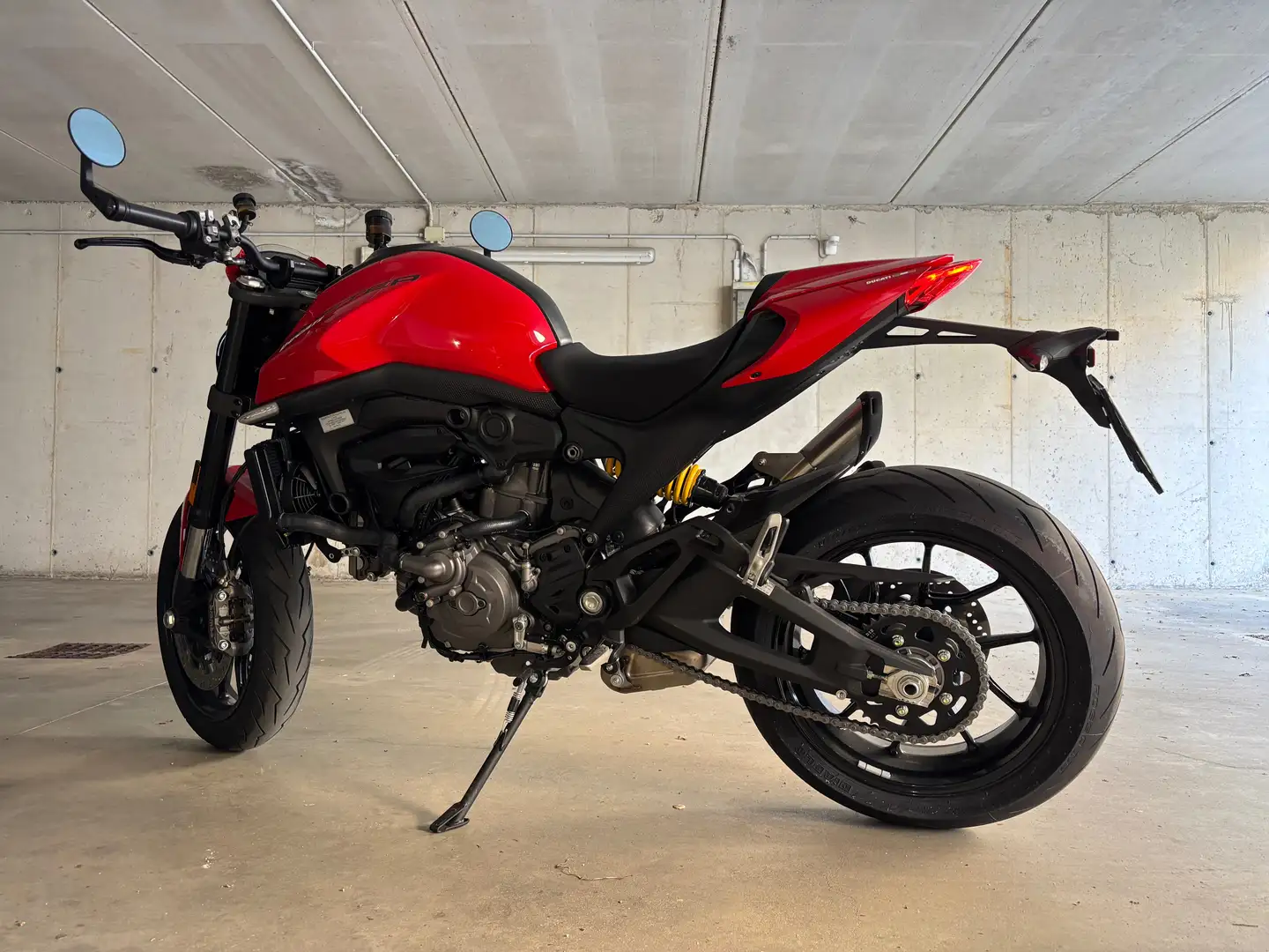 Ducati Monster 937 Plus Roşu - 2
