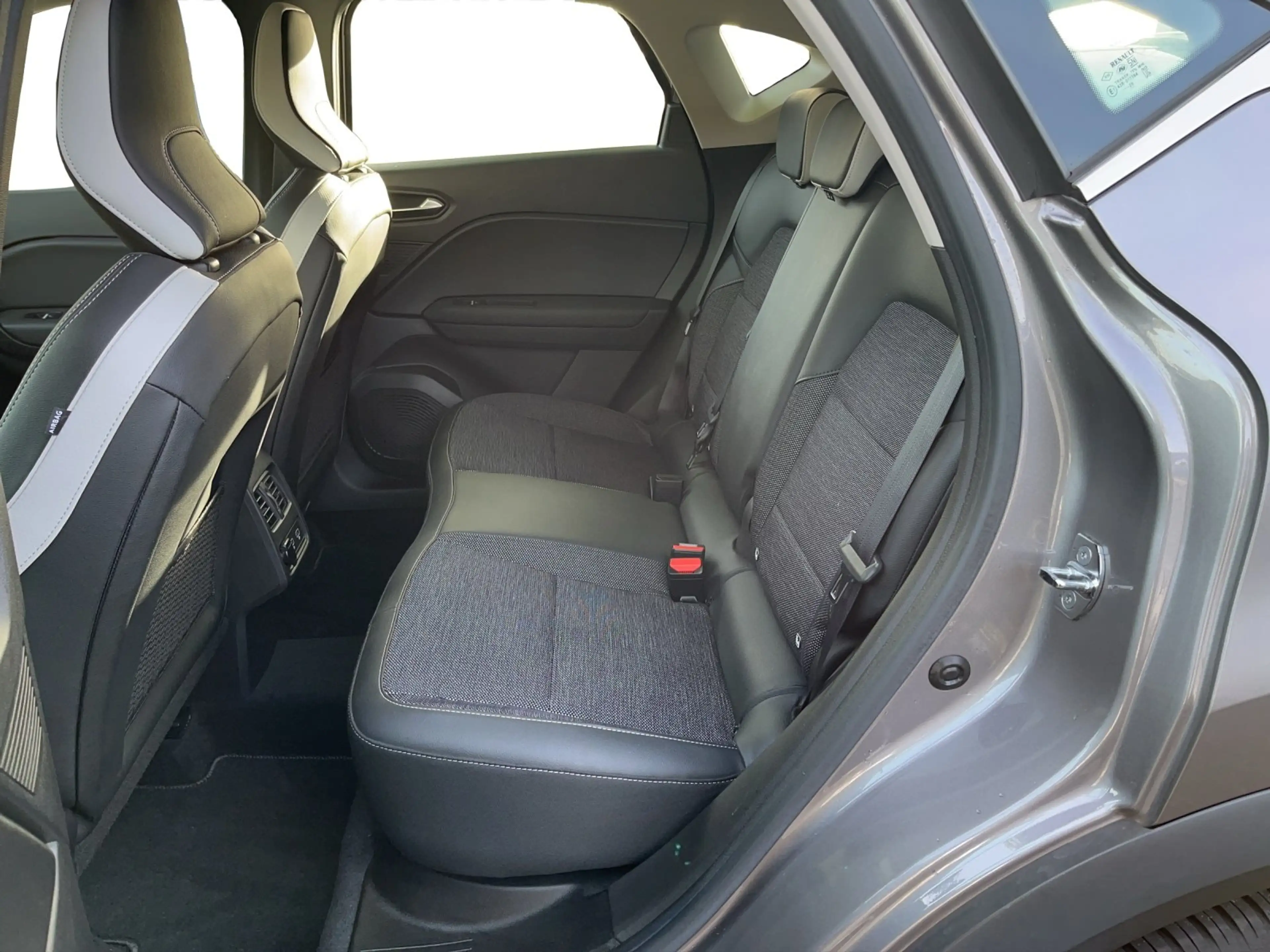 Renault Captur Intens TCe 130 Automatik Navi+SHZ+LHZ+RFK — photo 12