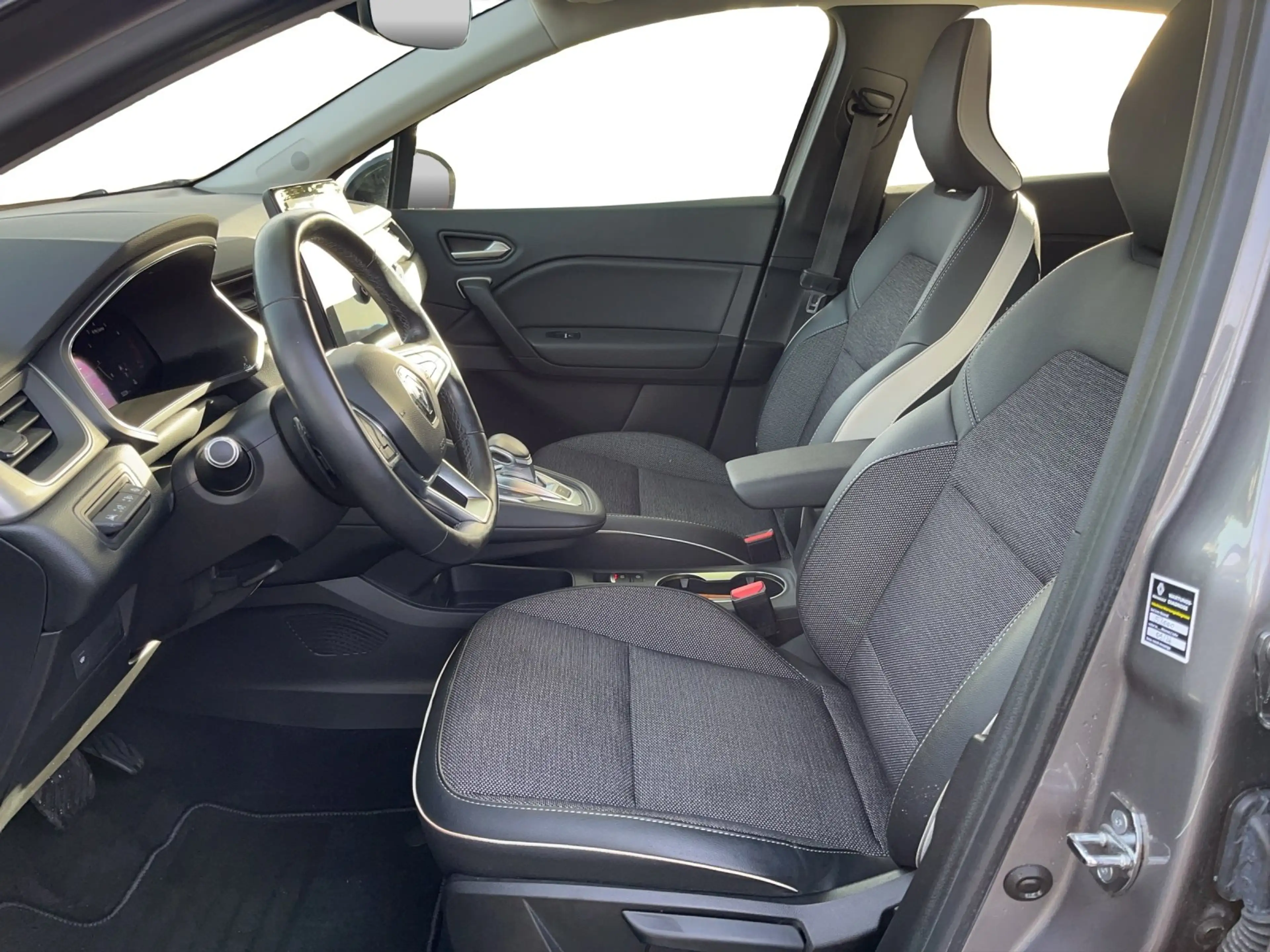 Renault Captur Intens TCe 130 Automatik Navi+SHZ+LHZ+RFK — photo 11