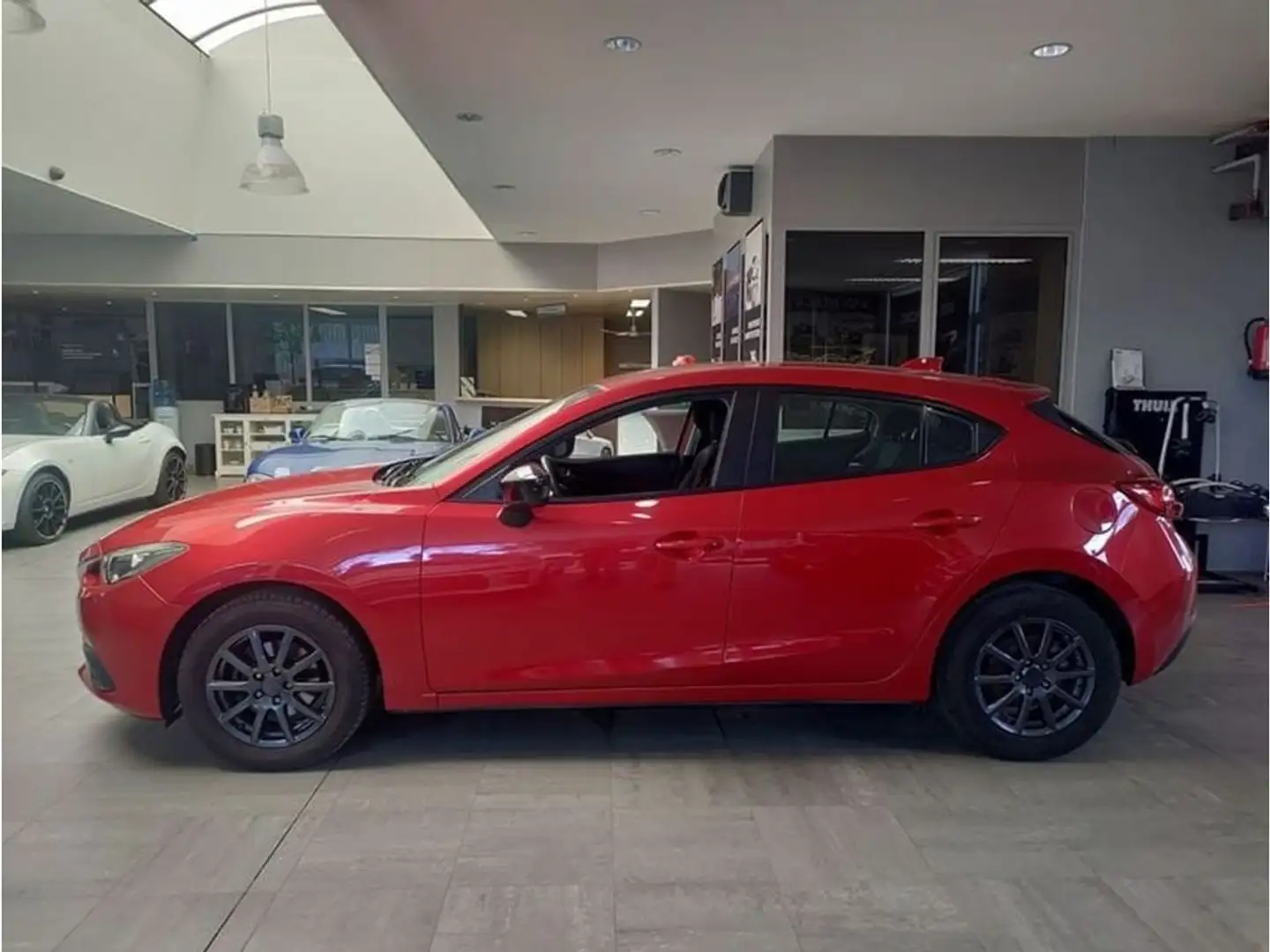 Mazda 3 1.5 SKYACTIV-G Prime line + winterset Rot - 2