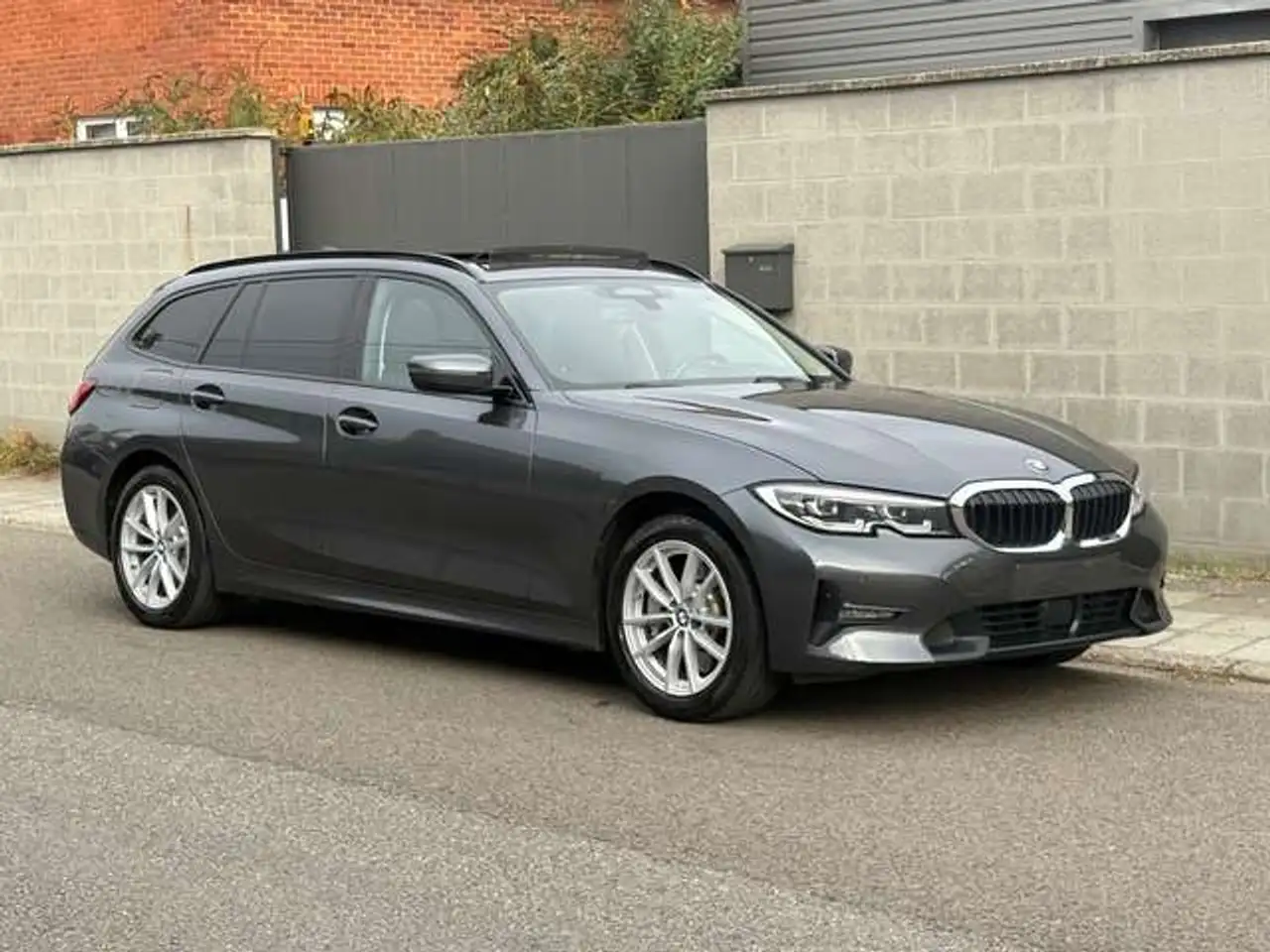 BMW 330