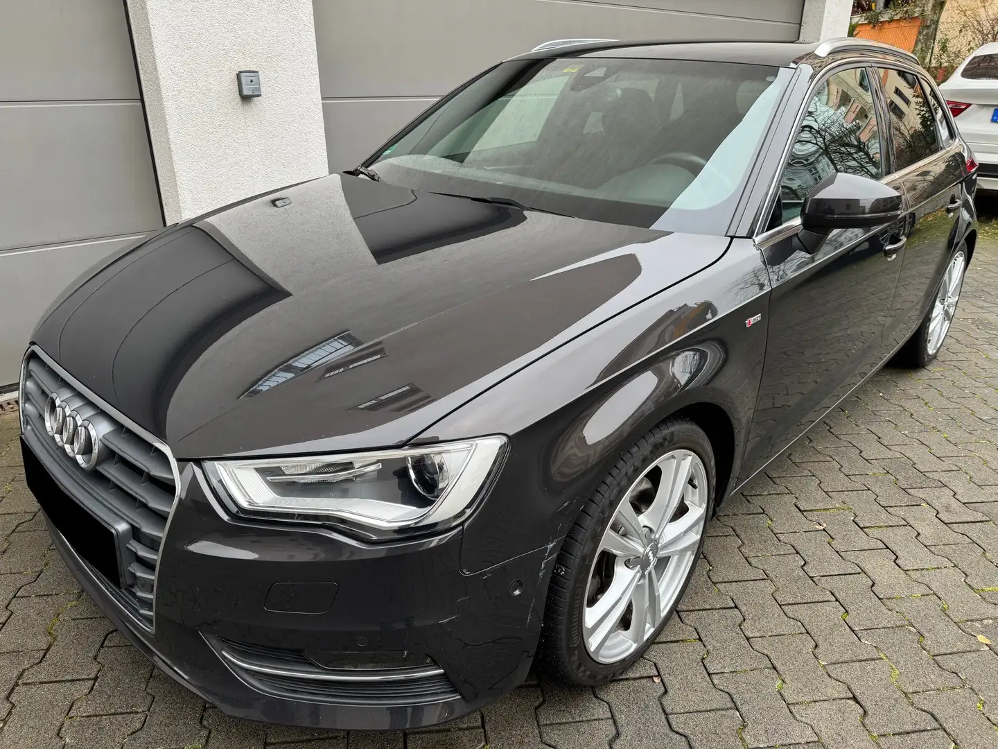 Audi A3 S line Sportpaket Brun - 1