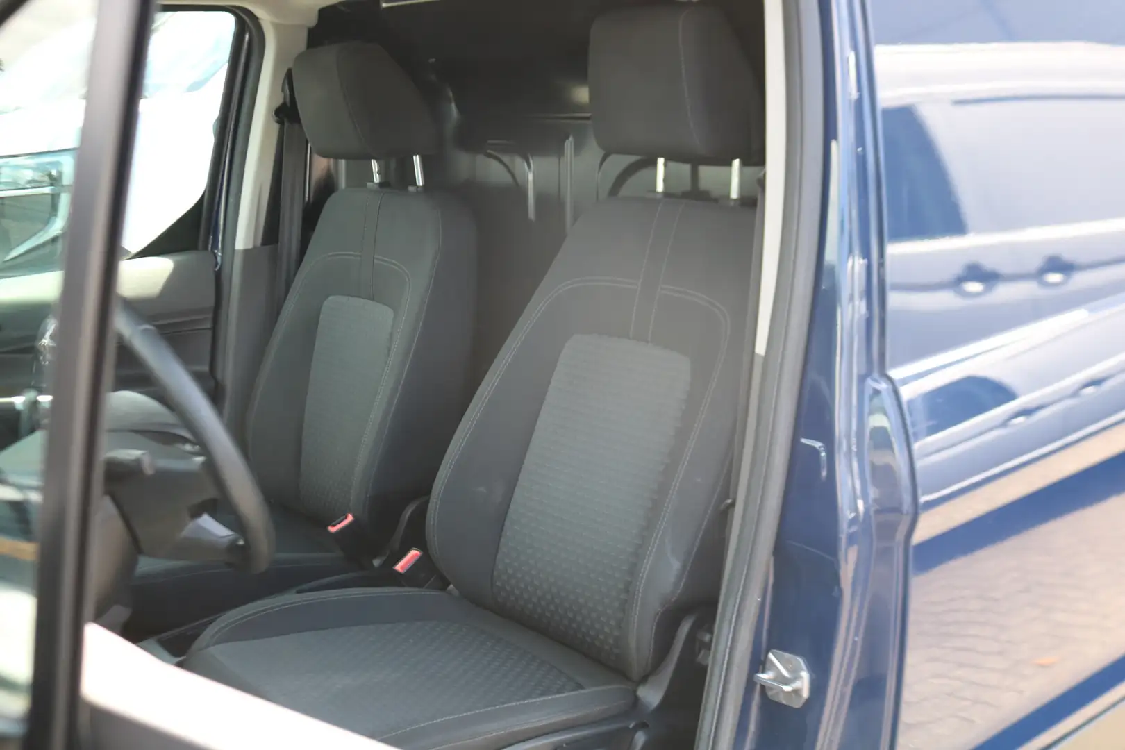 Ford Transit Connect 1.0 Ecoboost L2 Trend Airco Navigatie Imperiaal in Blauw - 2