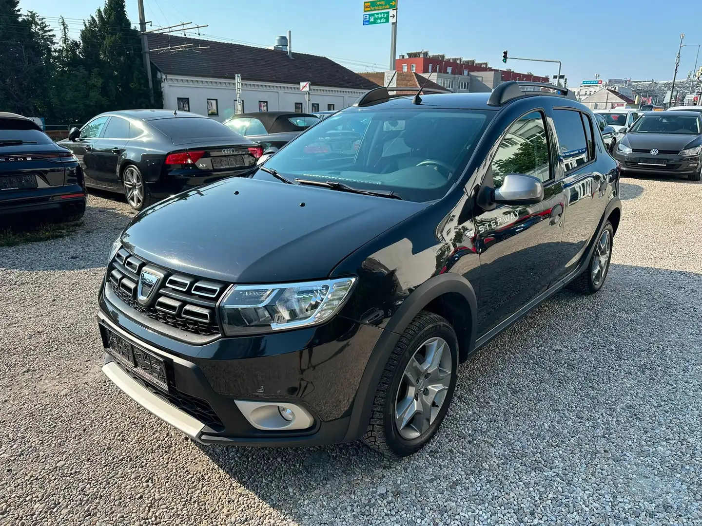 Dacia Sandero Stepway TCe 90PS mit PICKERL 09/26 Parkhilfe Schwarz - 1