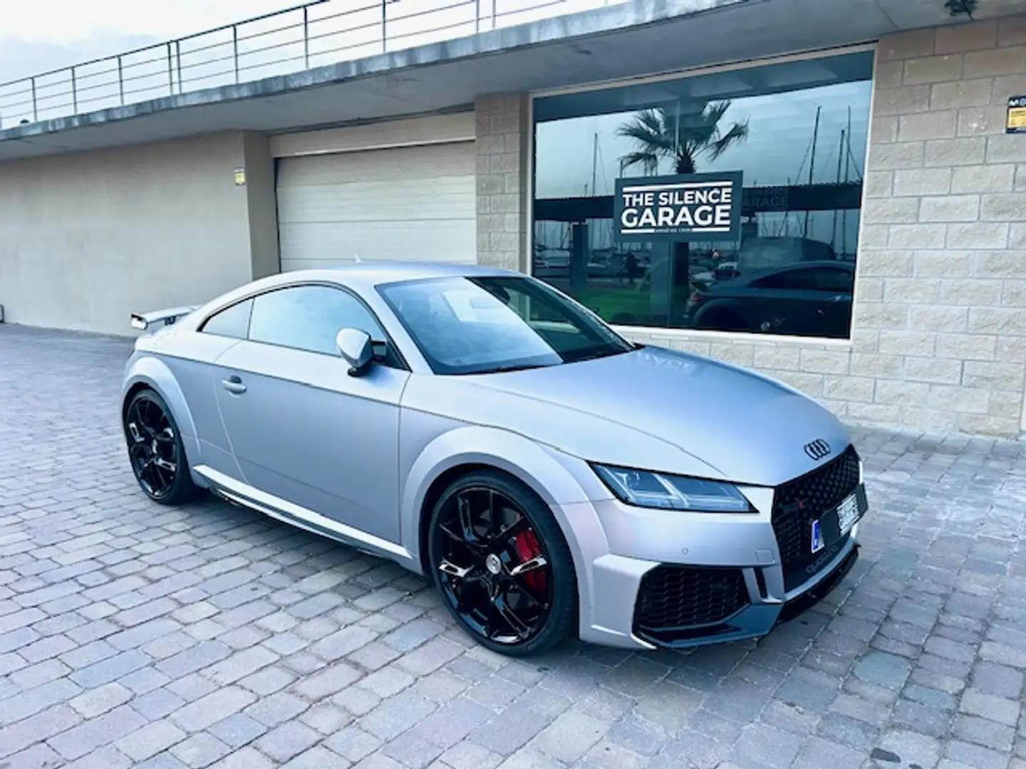 Audi TT RS Coupé 2.5 TFSI quattro S tronic Gris - 1
